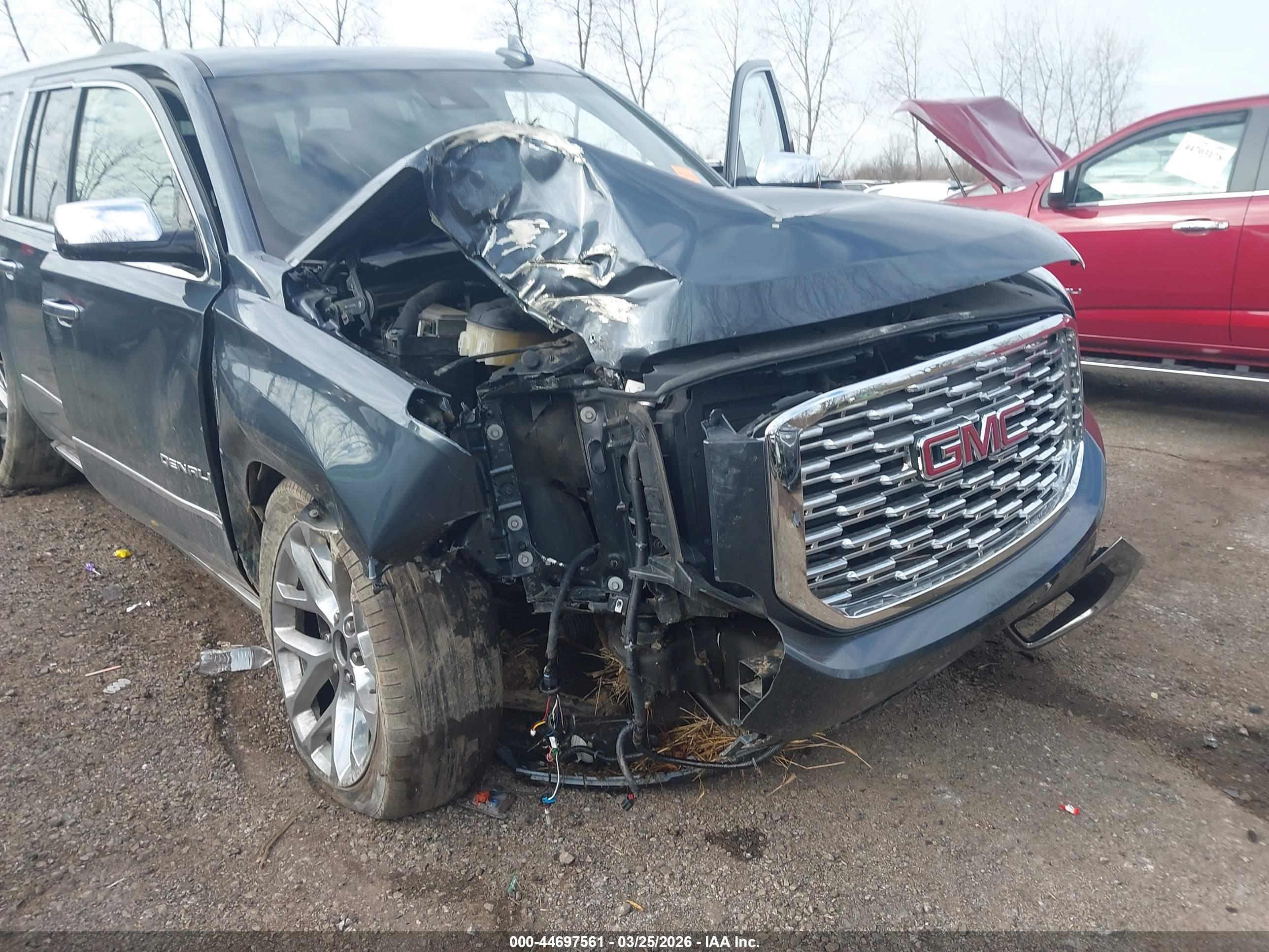 GMC YUKON image 6