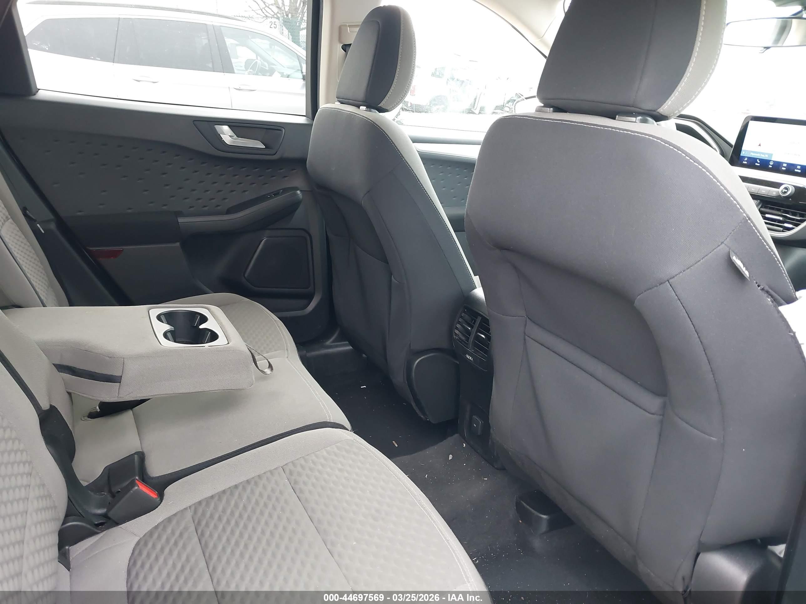 FORD ESCAPE image 8