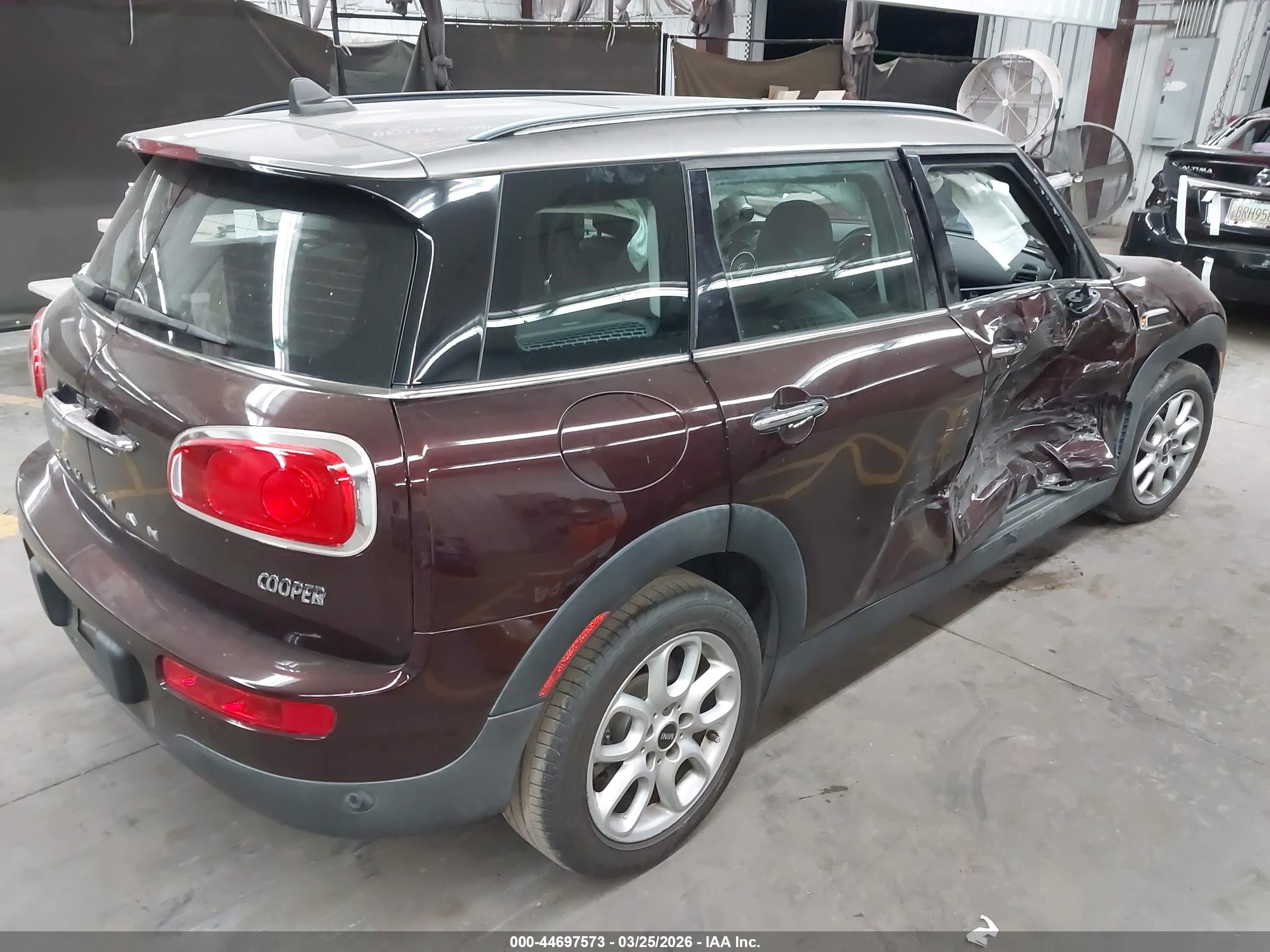 MINI CLUBMAN image 4