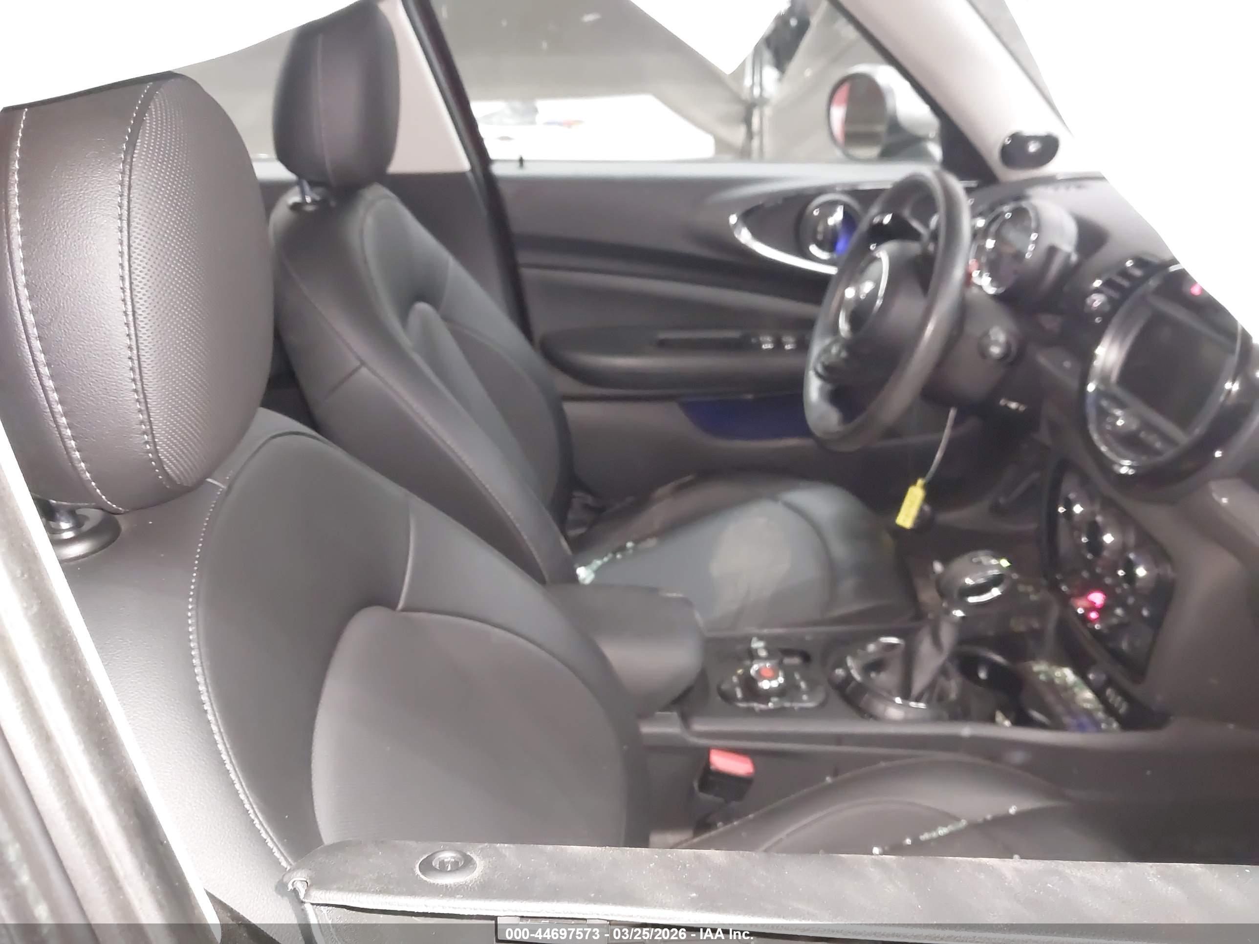 MINI CLUBMAN image 5