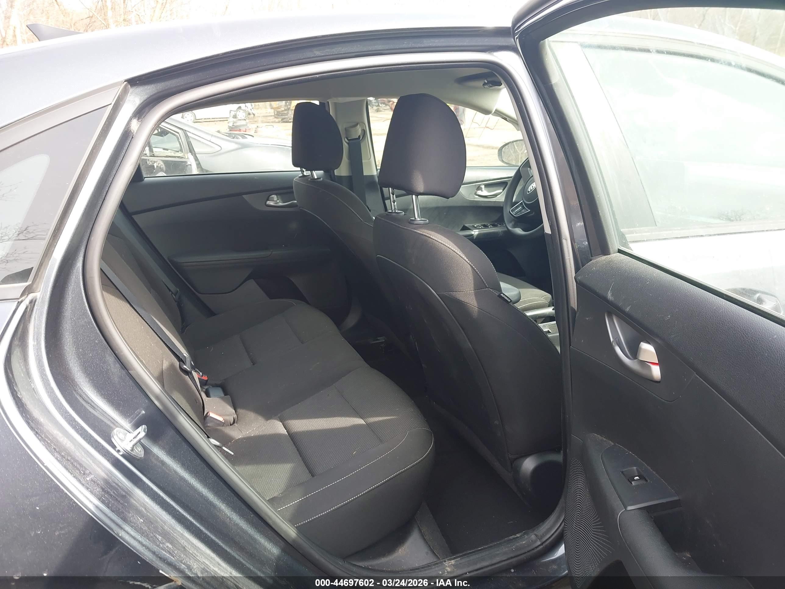 KIA FORTE image 8