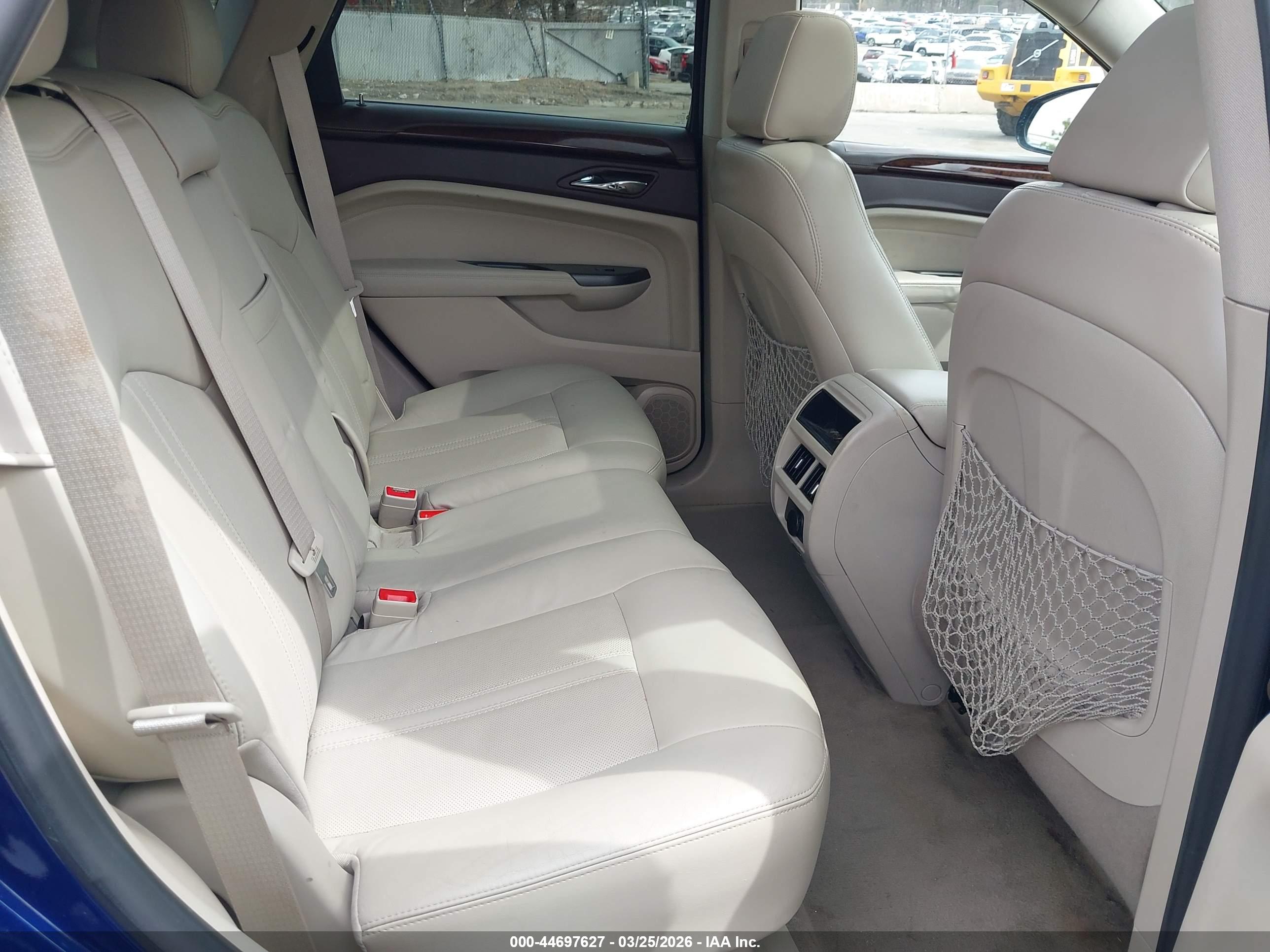 CADILLAC SRX image 8