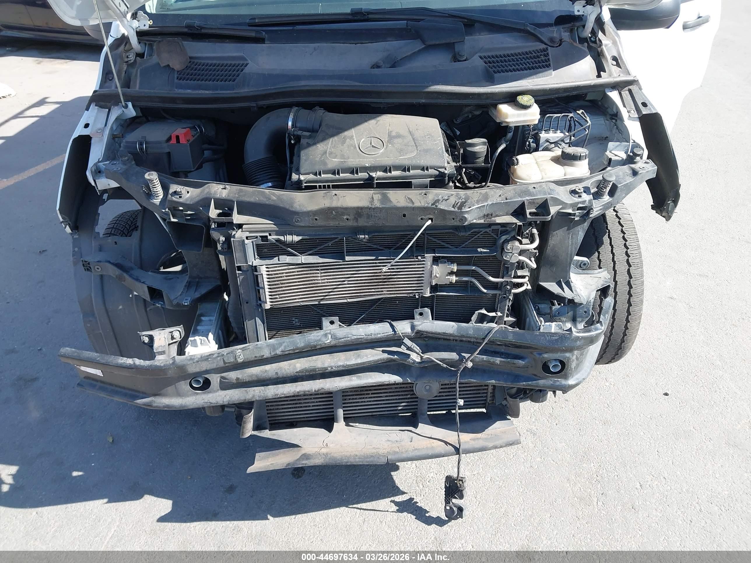 MERCEDES-BENZ METRIS image 10
