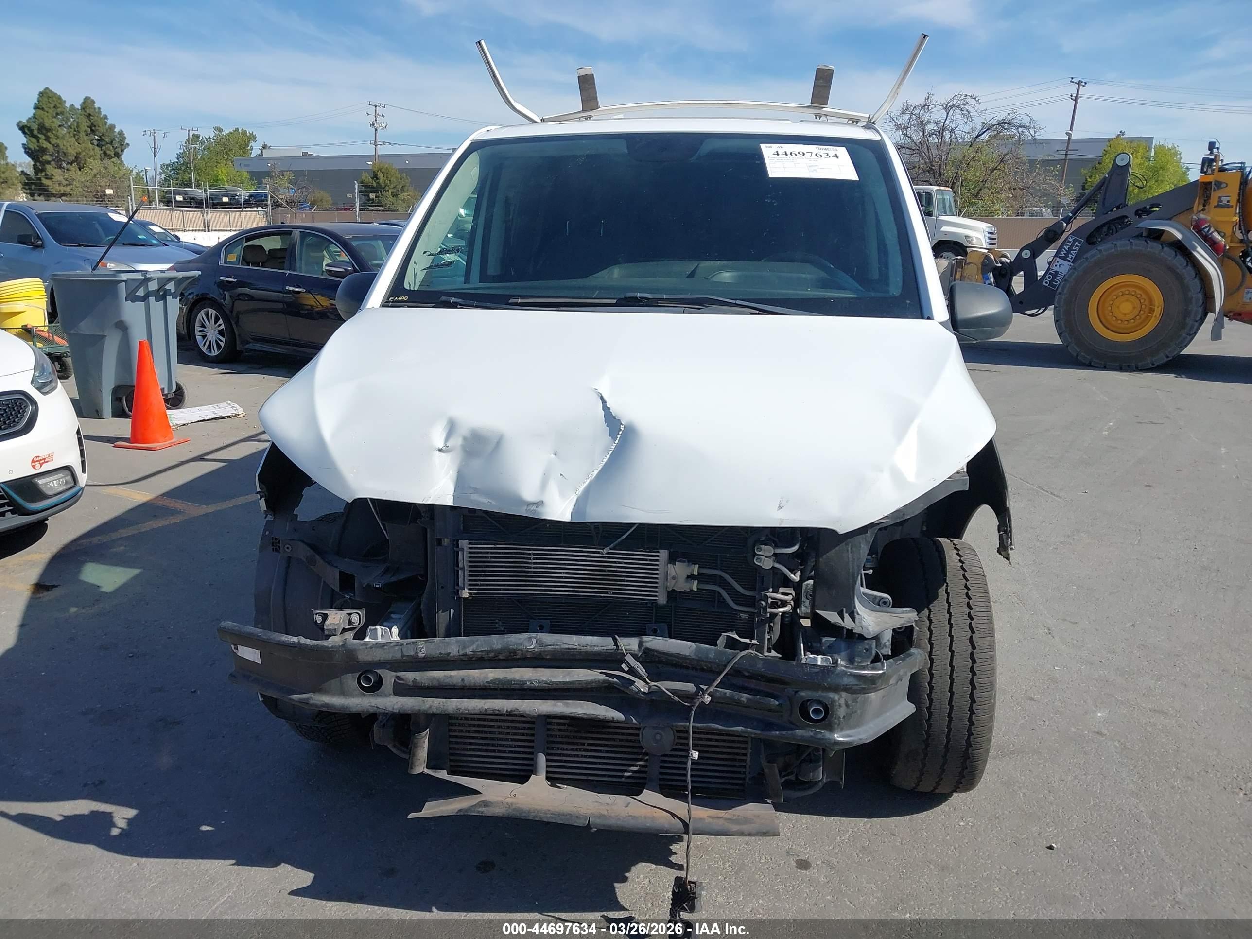 MERCEDES-BENZ METRIS image 6