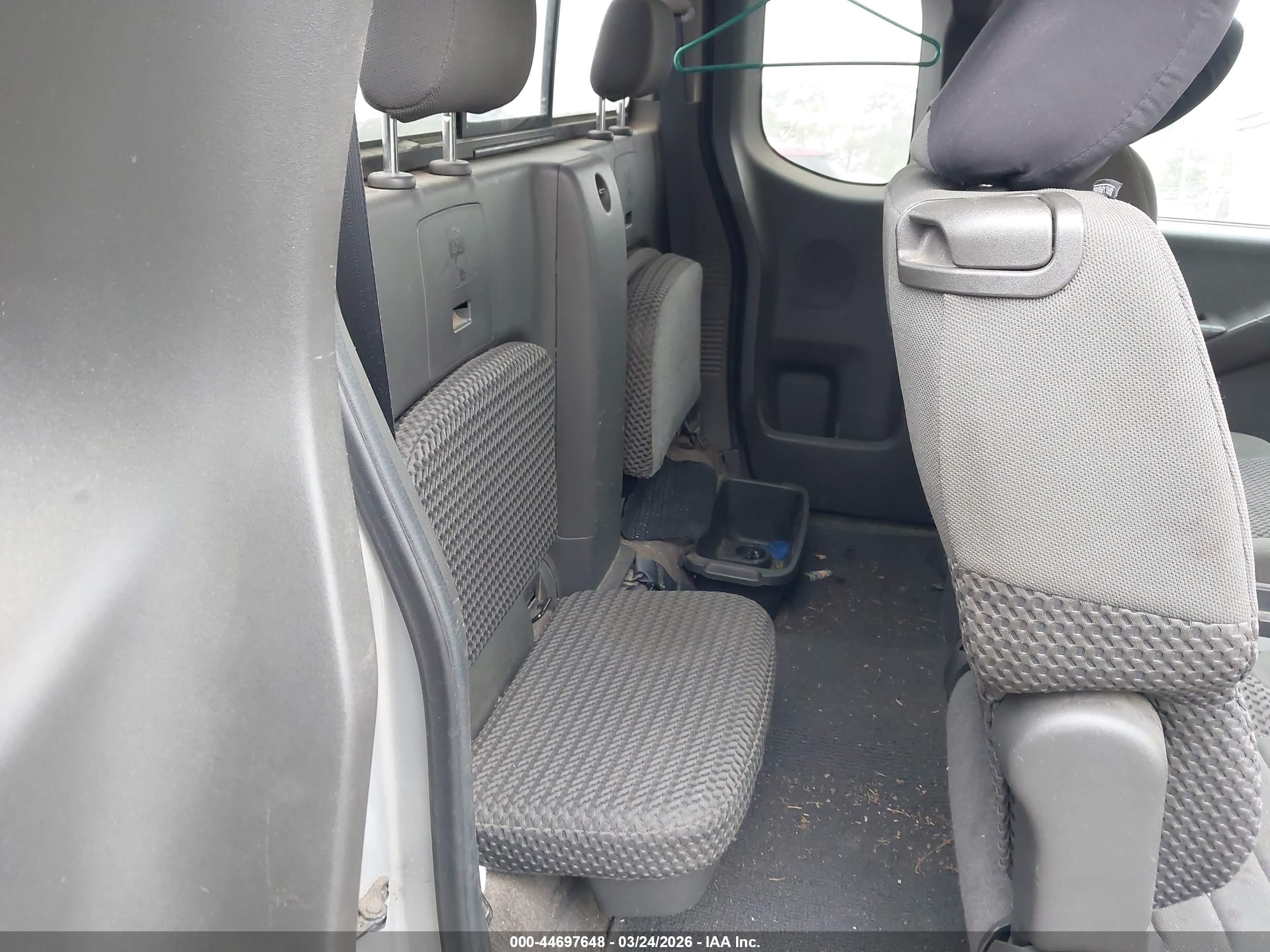 NISSAN FRONTIER image 8