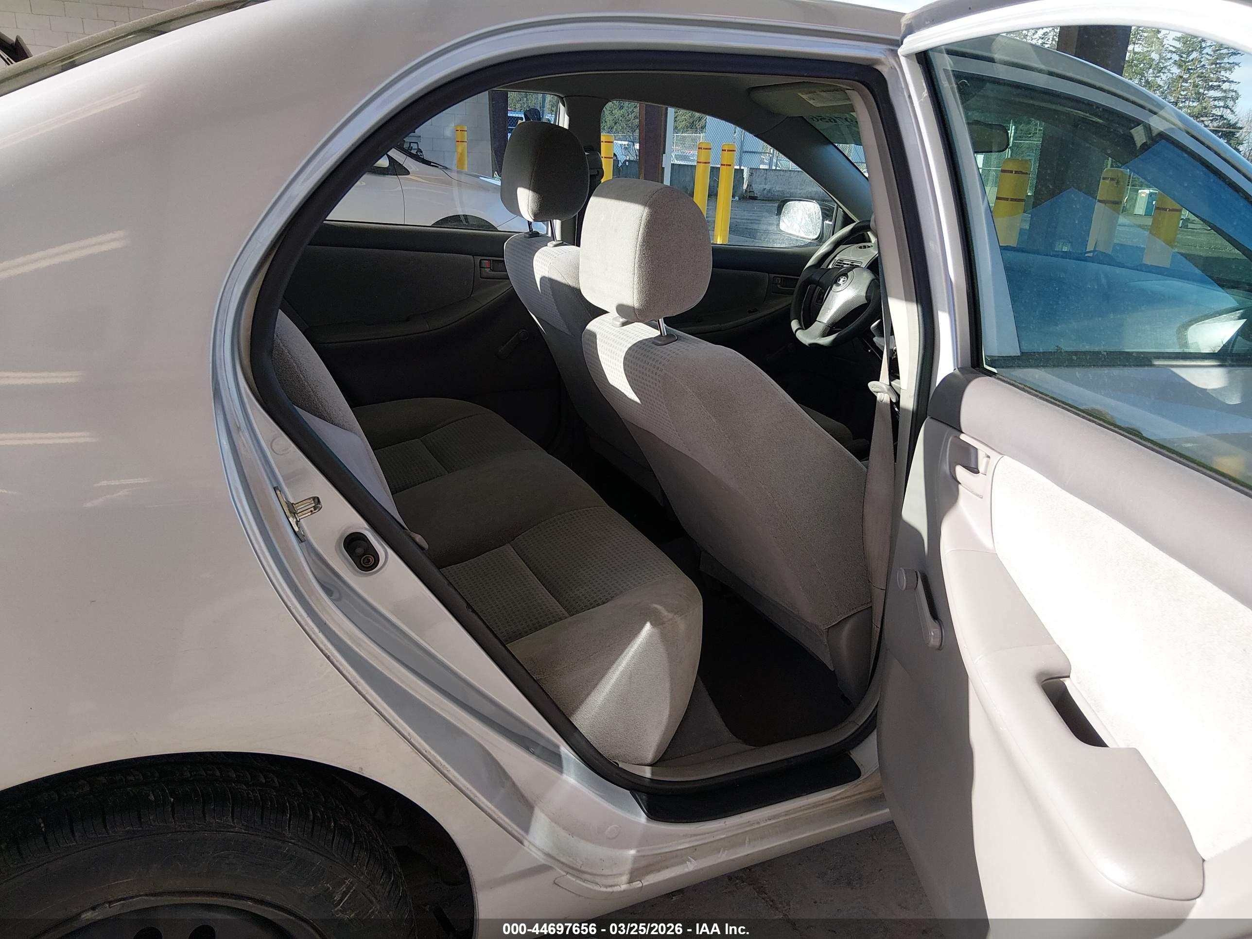 TOYOTA COROLLA image 8