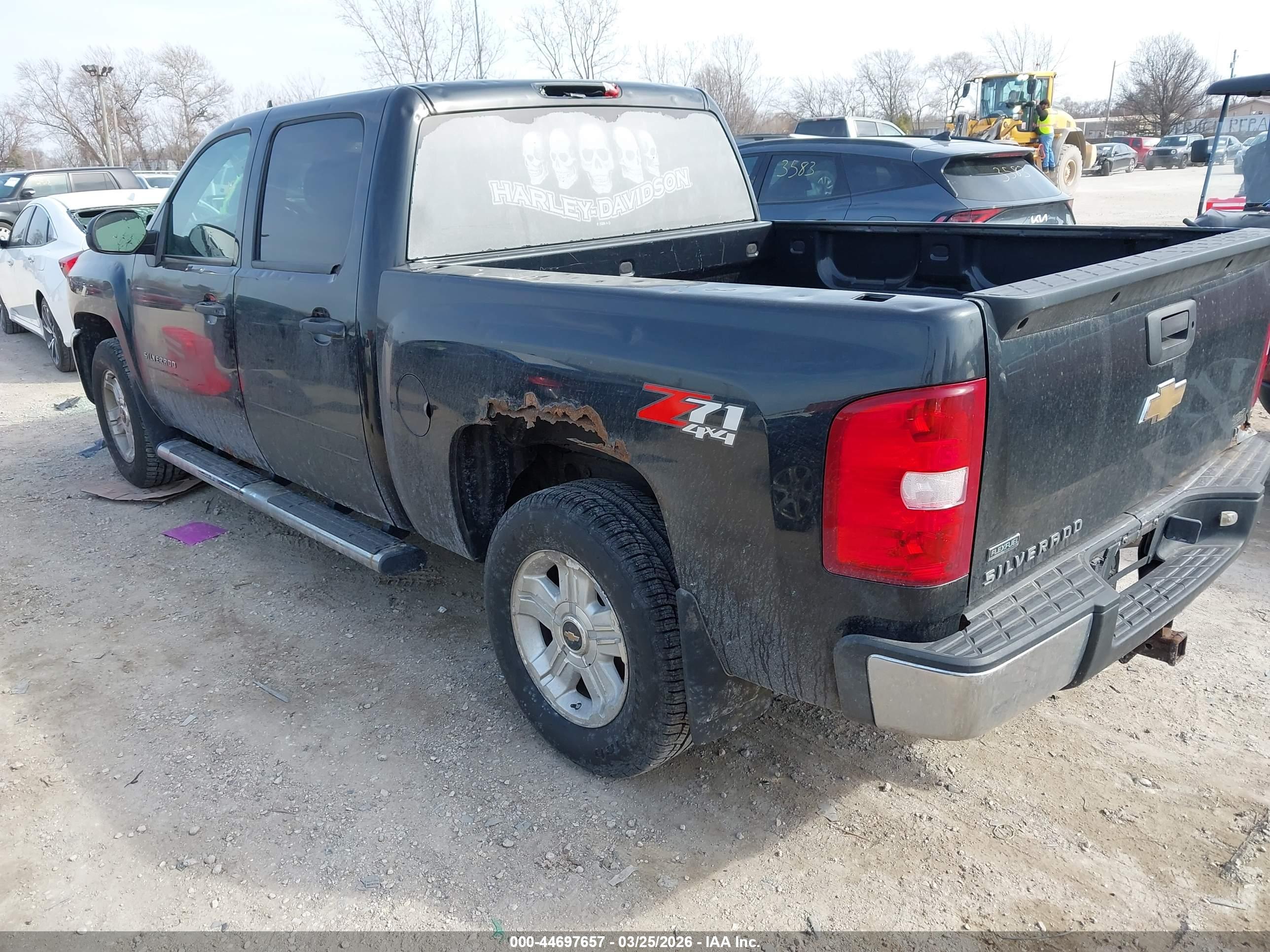 CHEVROLET SILVERADO image 3