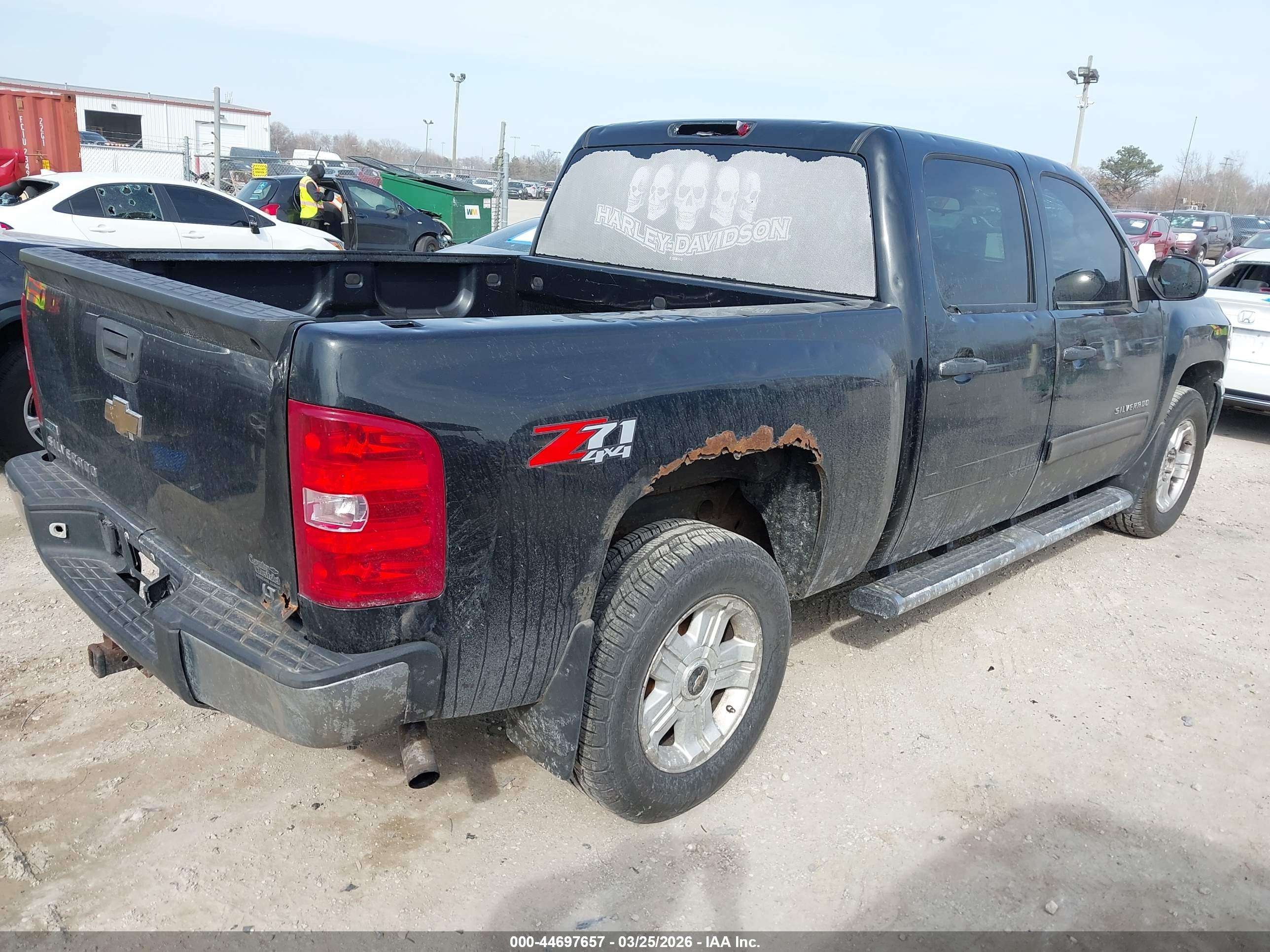 CHEVROLET SILVERADO image 4