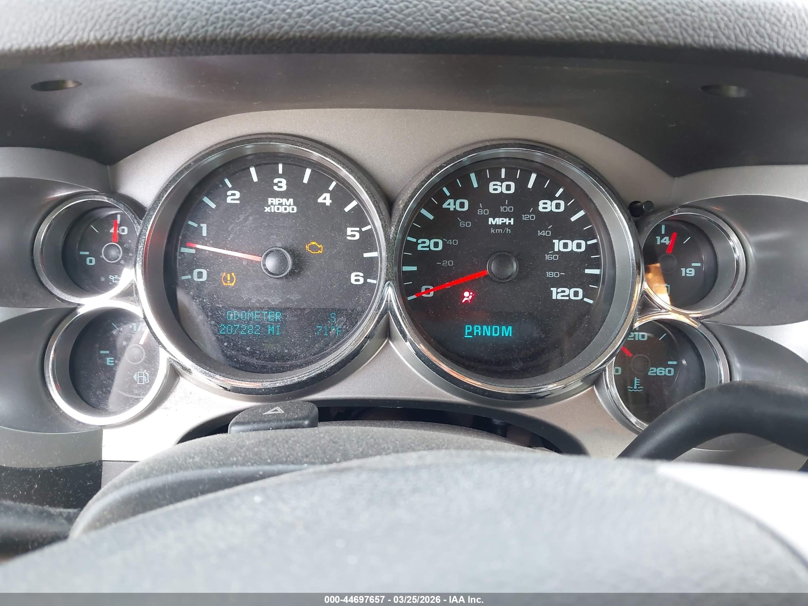 CHEVROLET SILVERADO image 7