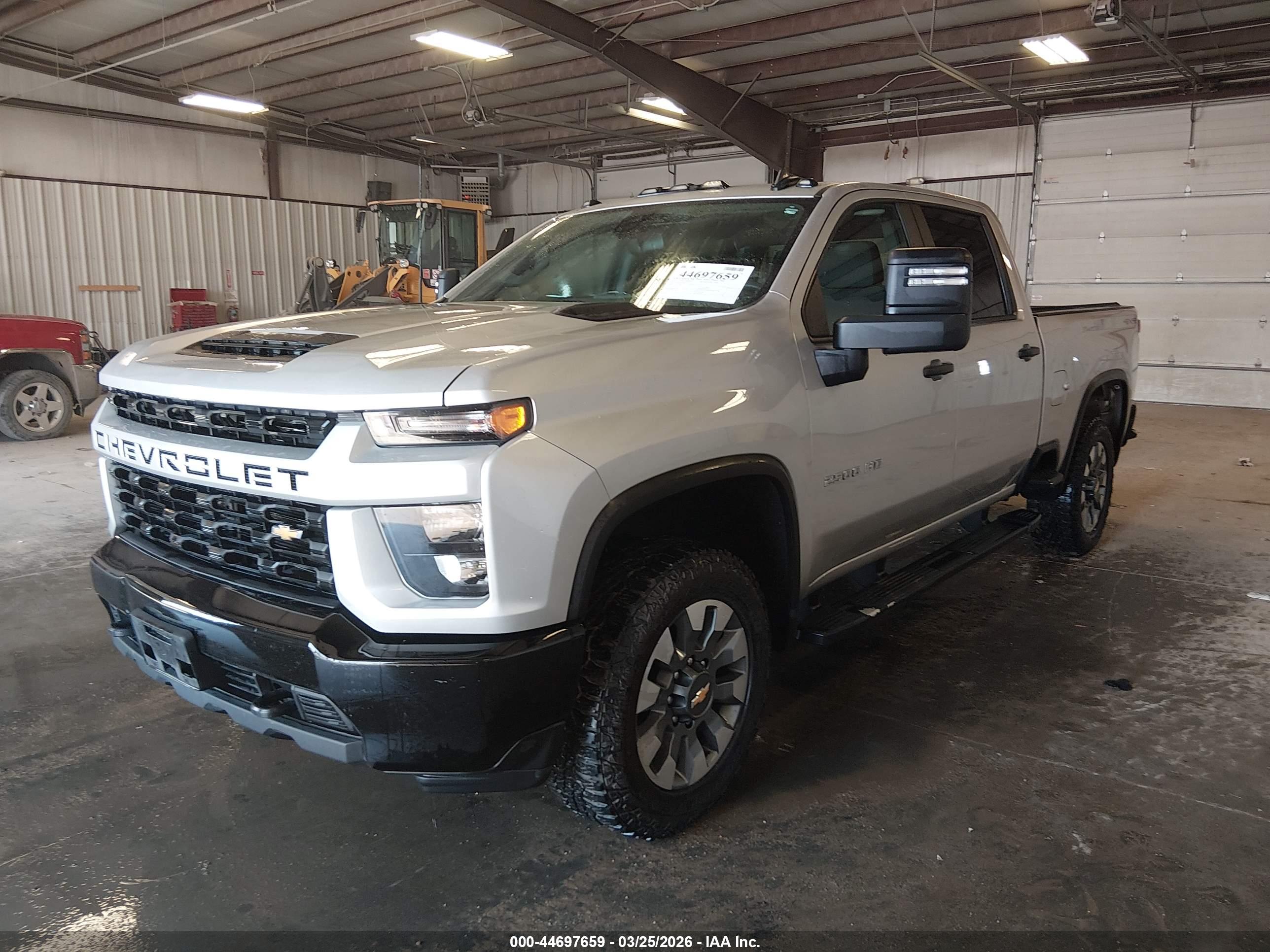 CHEVROLET SILVERADO image 2