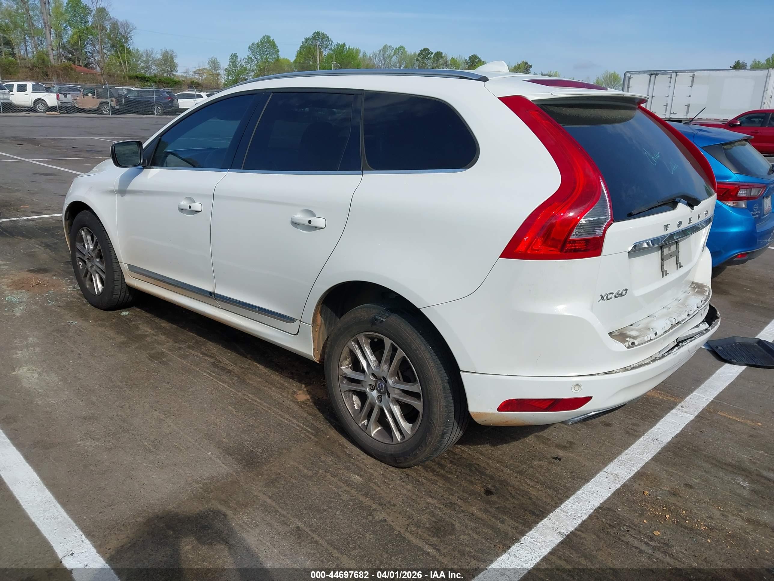 VOLVO XC60 image 3