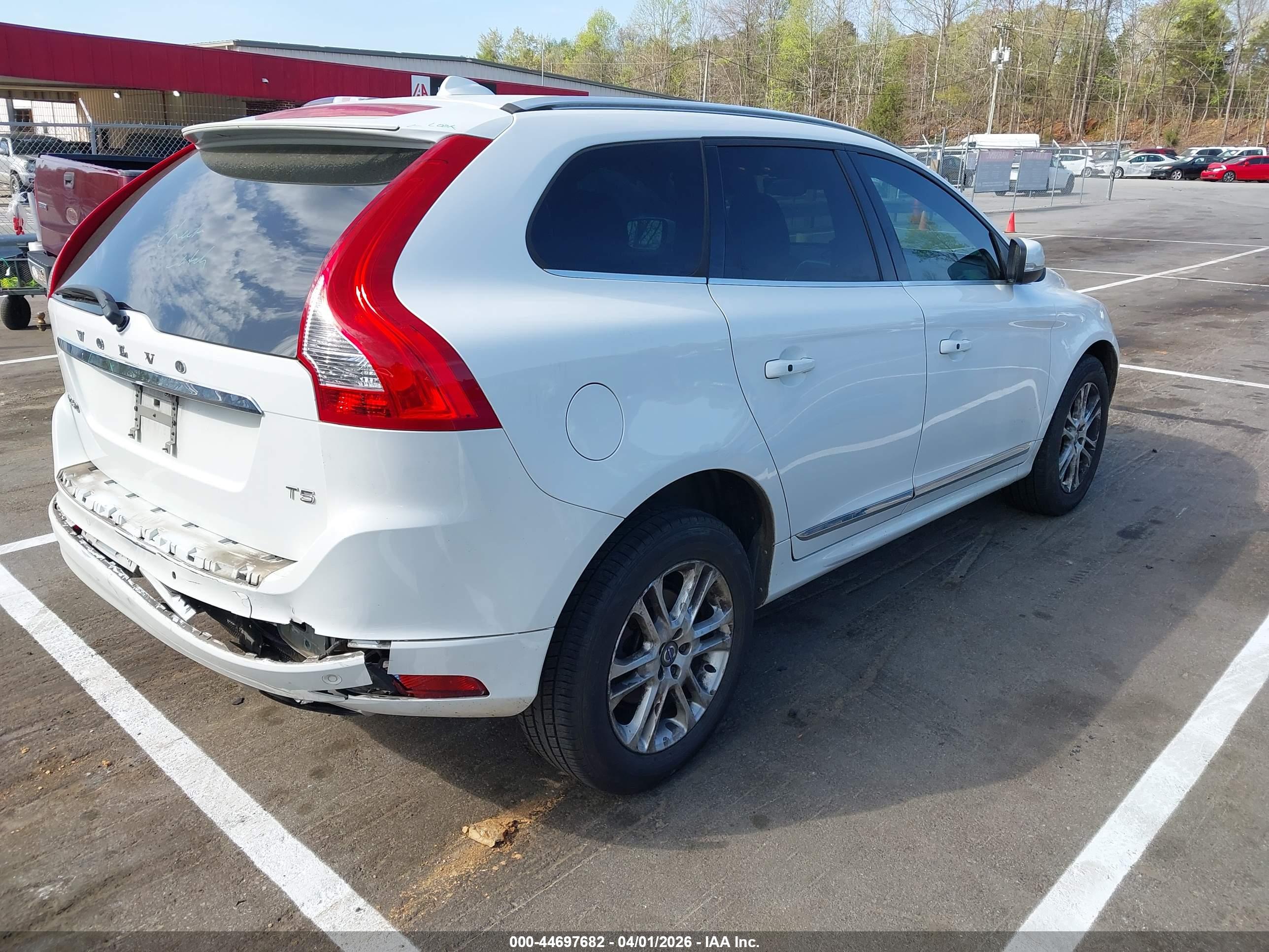 VOLVO XC60 image 4