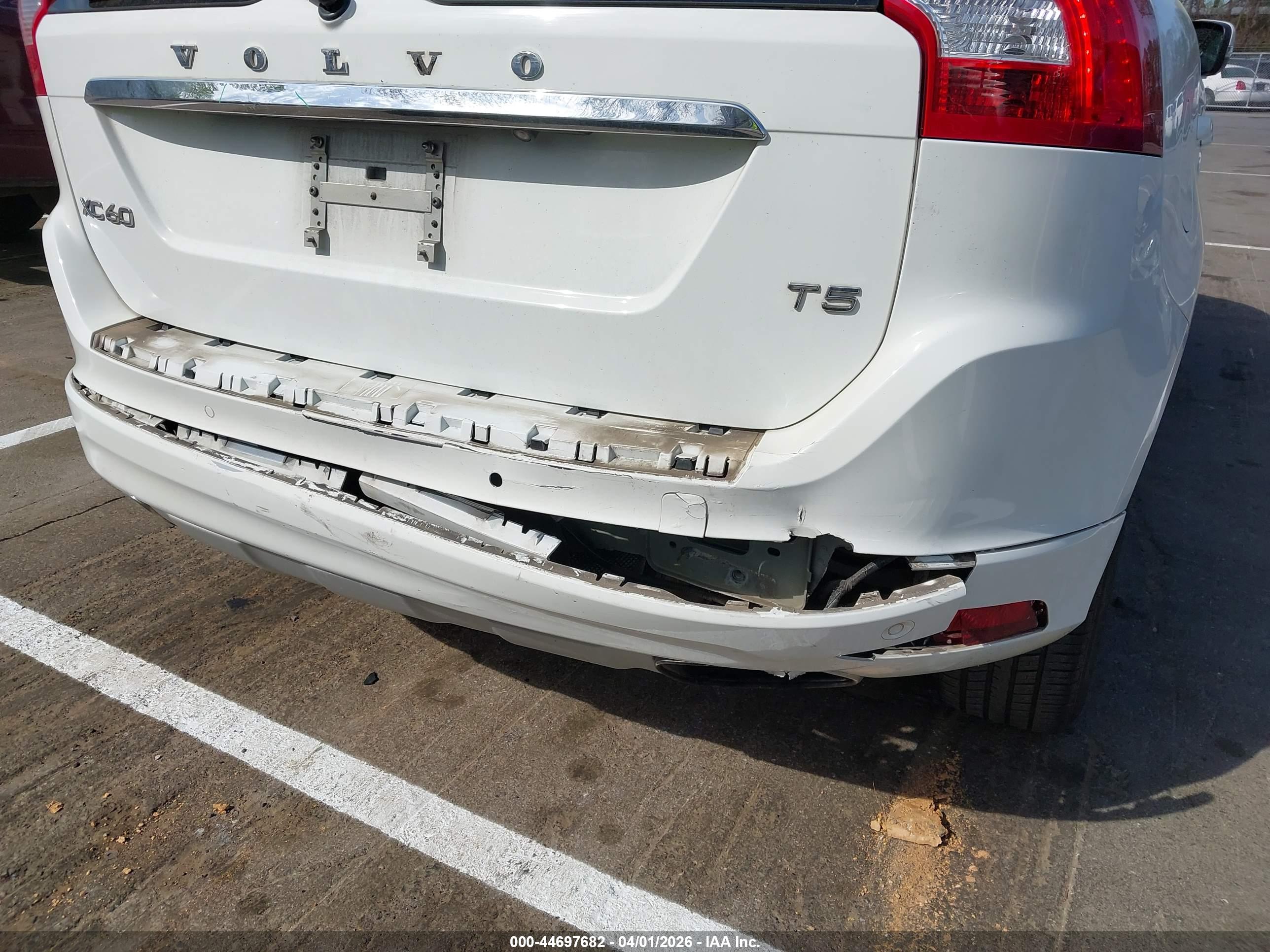 VOLVO XC60 image 6