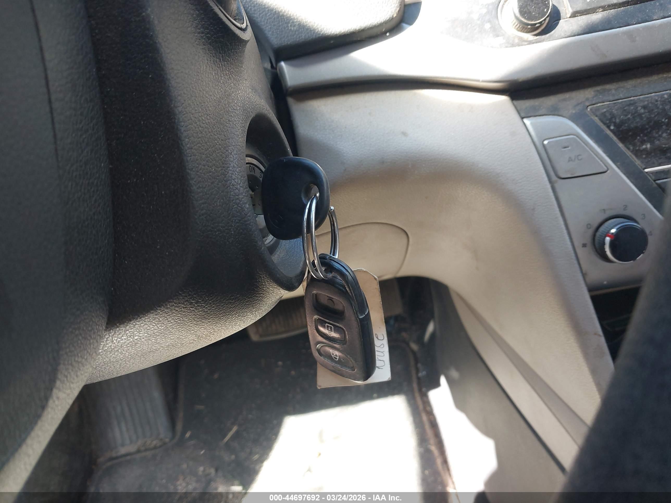HYUNDAI ELANTRA image 11