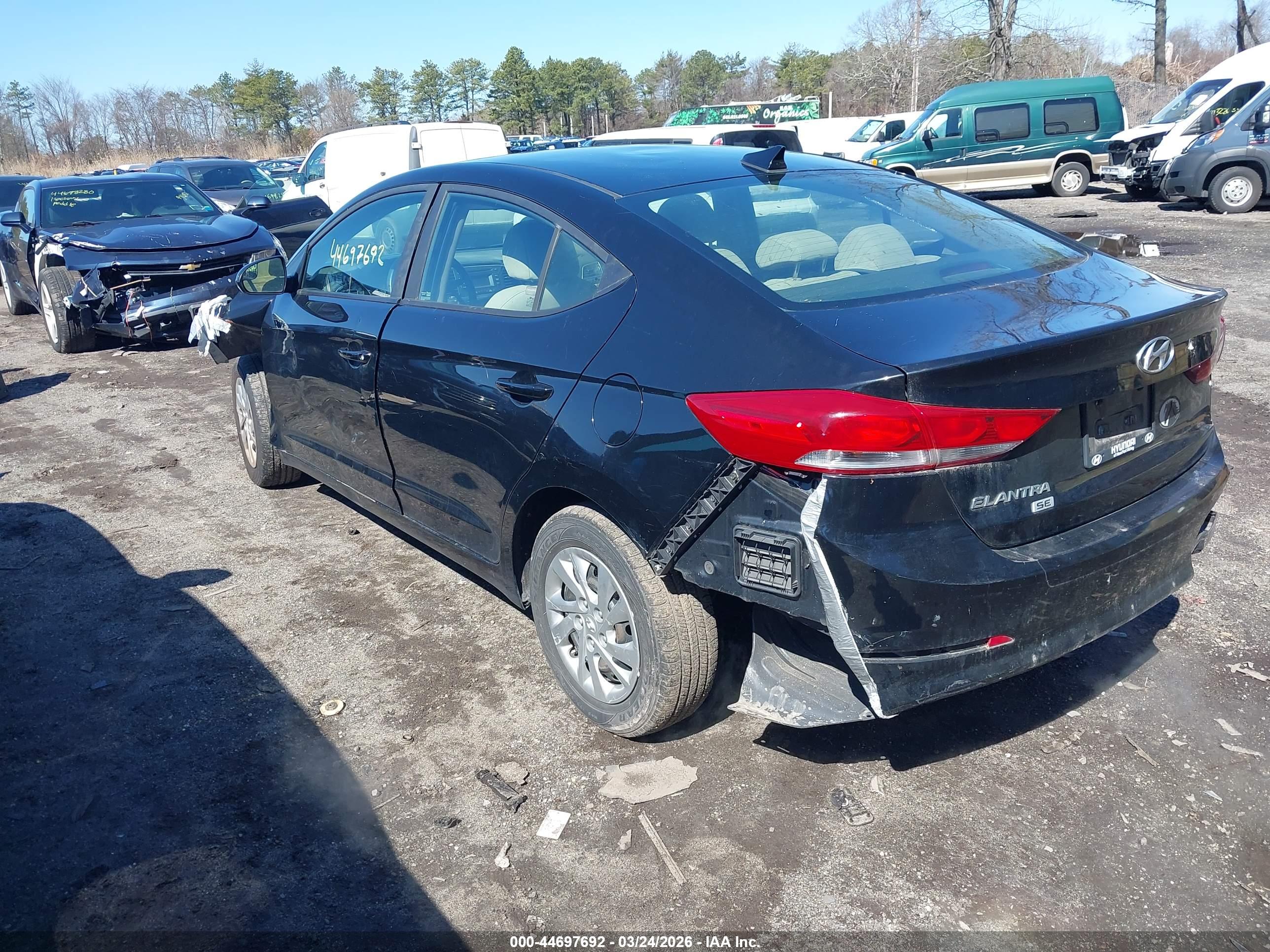 HYUNDAI ELANTRA image 3