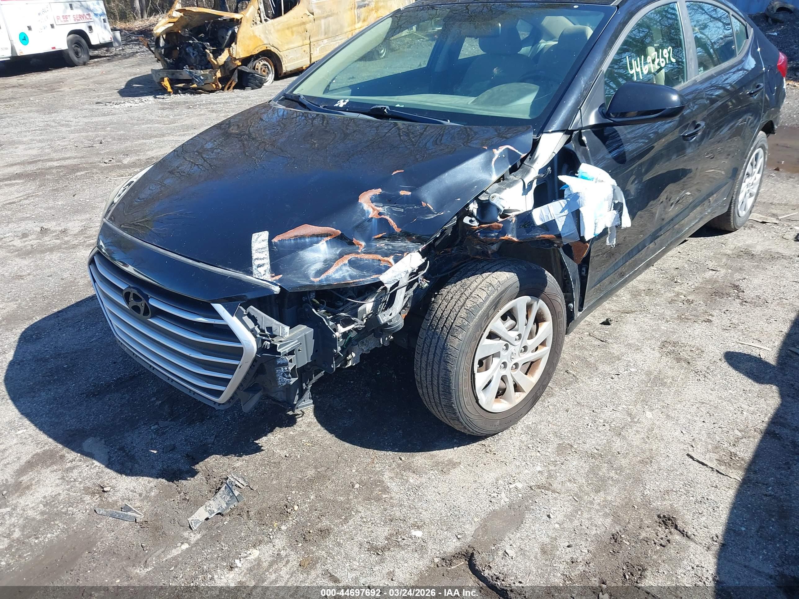 HYUNDAI ELANTRA image 6