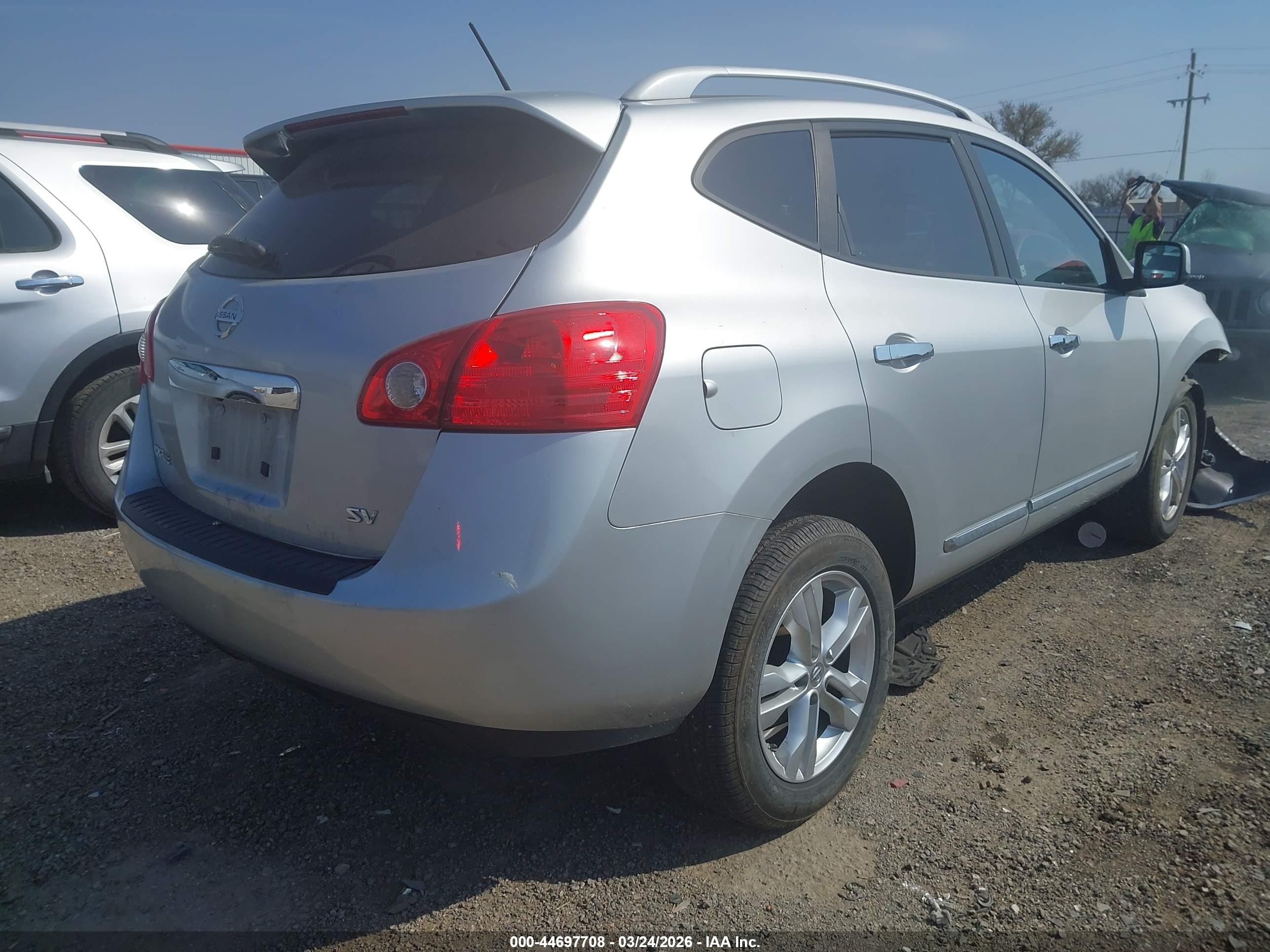 NISSAN ROGUE image 4