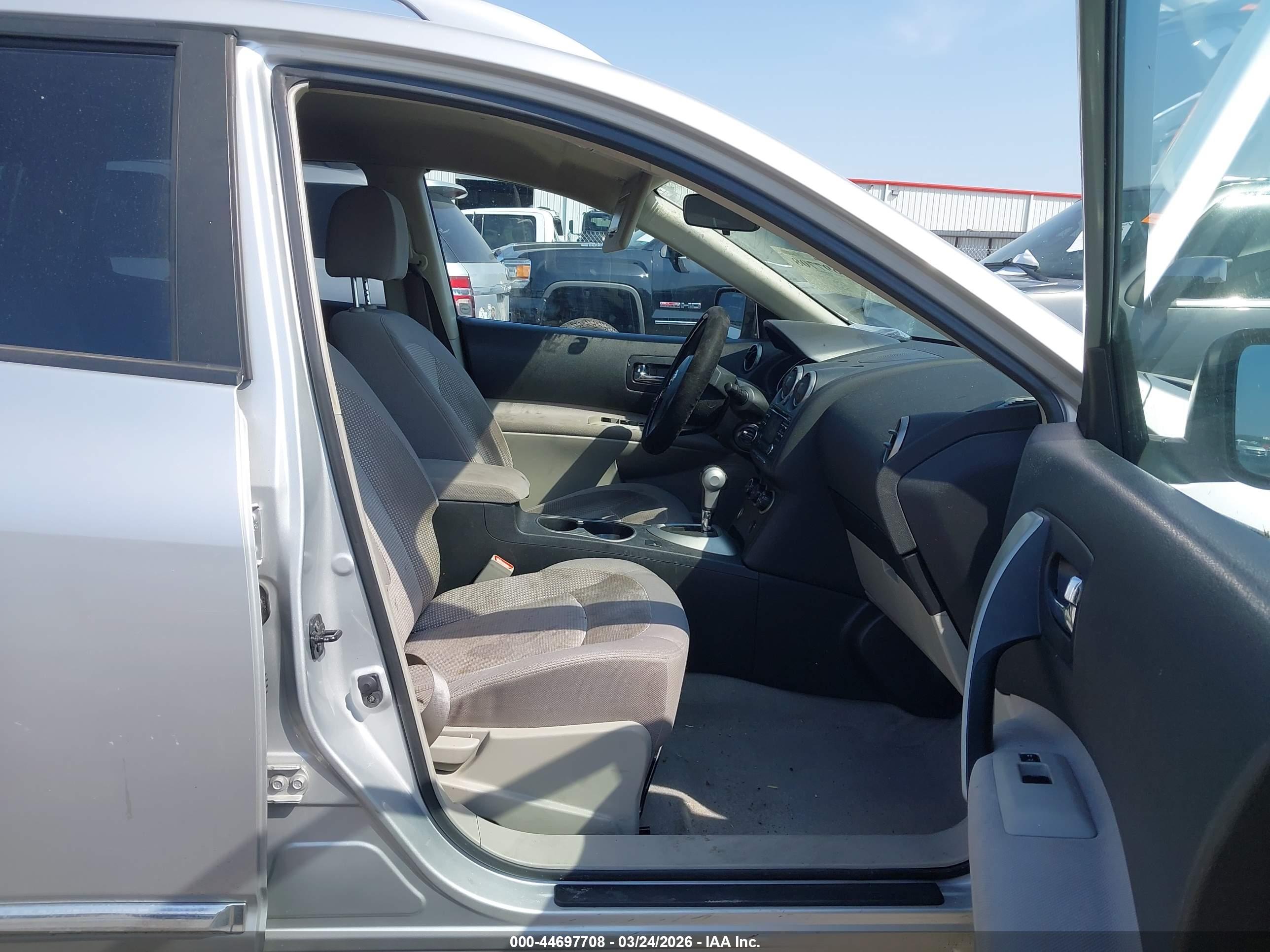 NISSAN ROGUE image 5