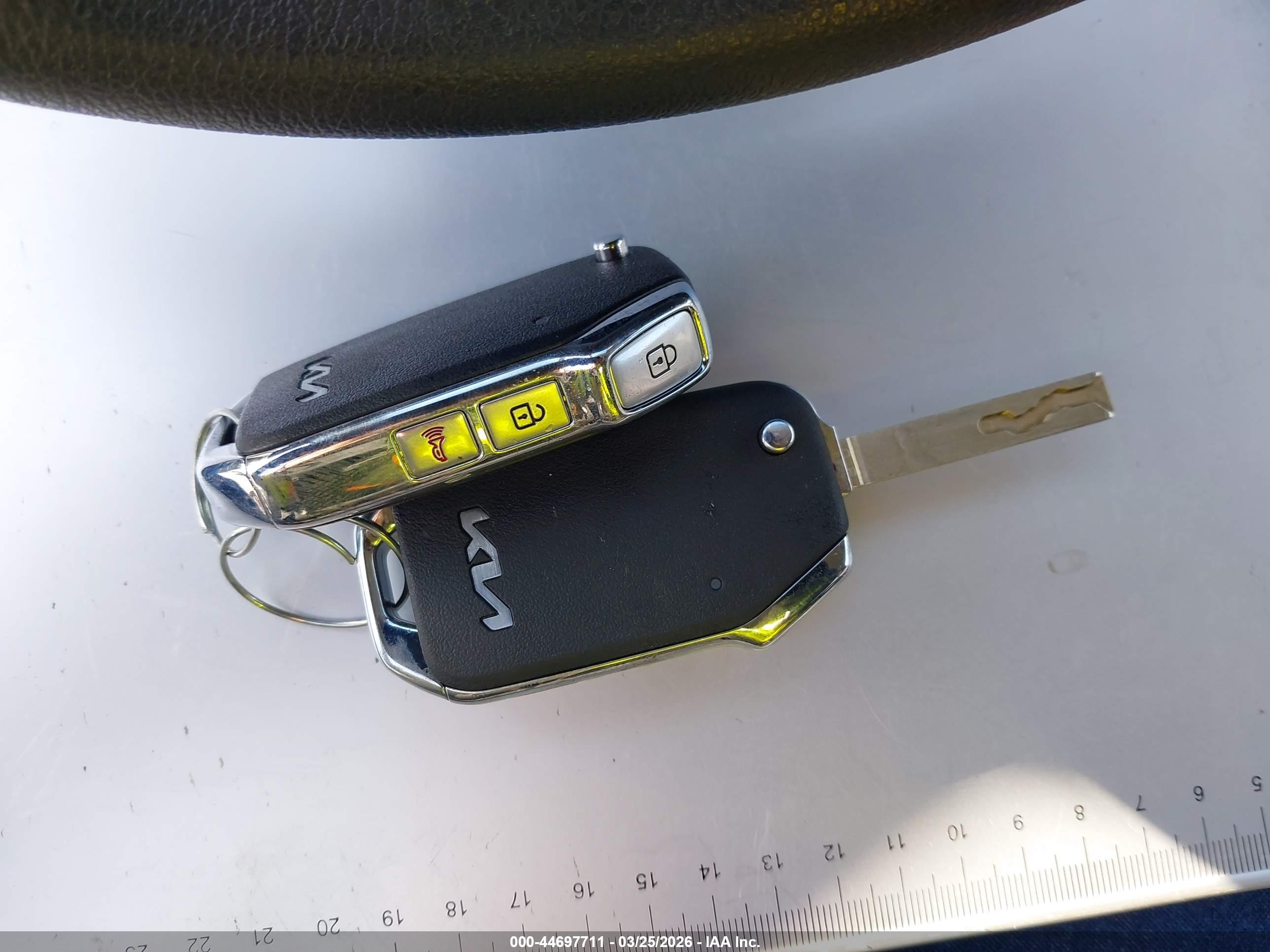 KIA SPORTAGE image 11