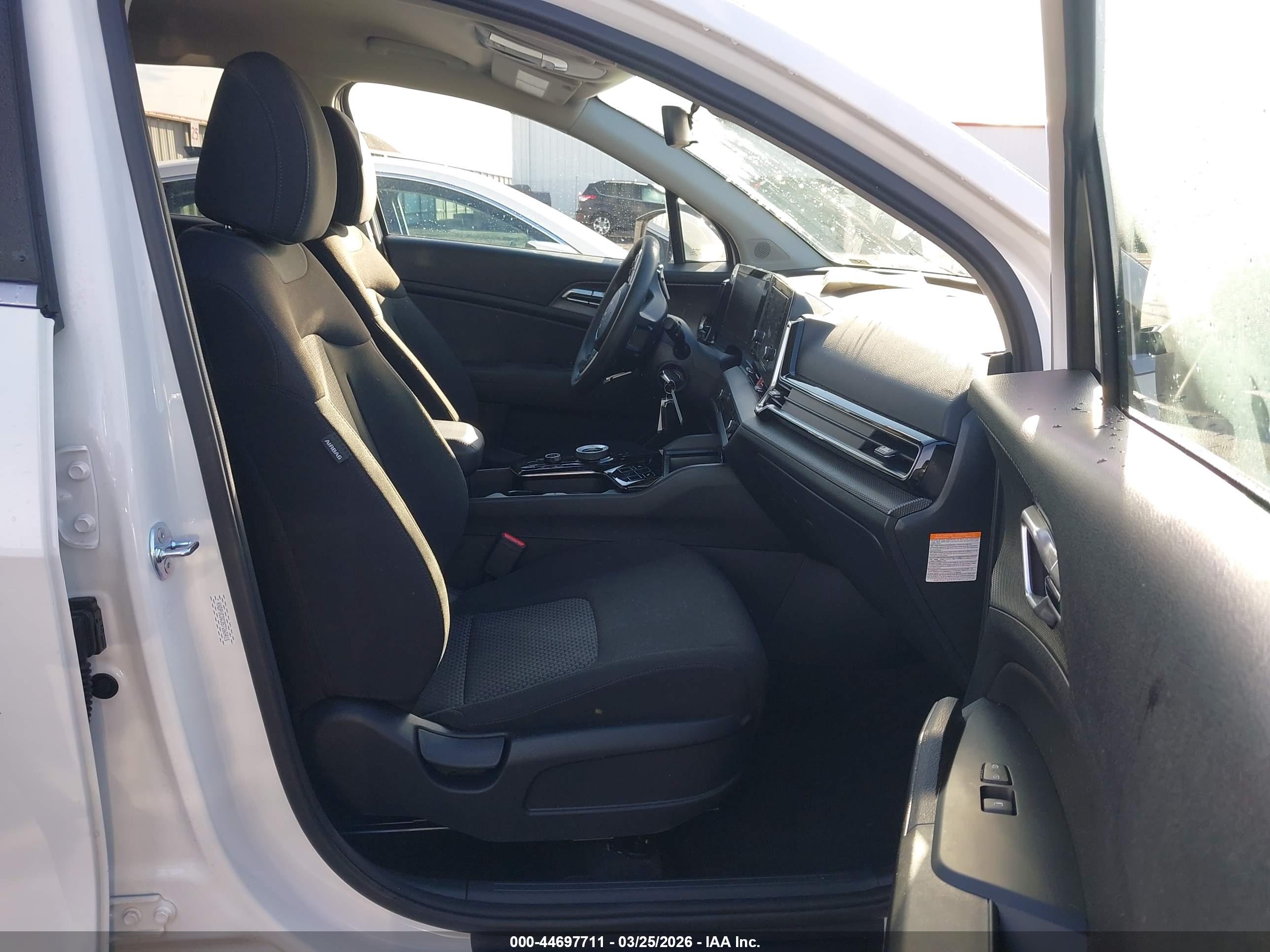 KIA SPORTAGE image 5