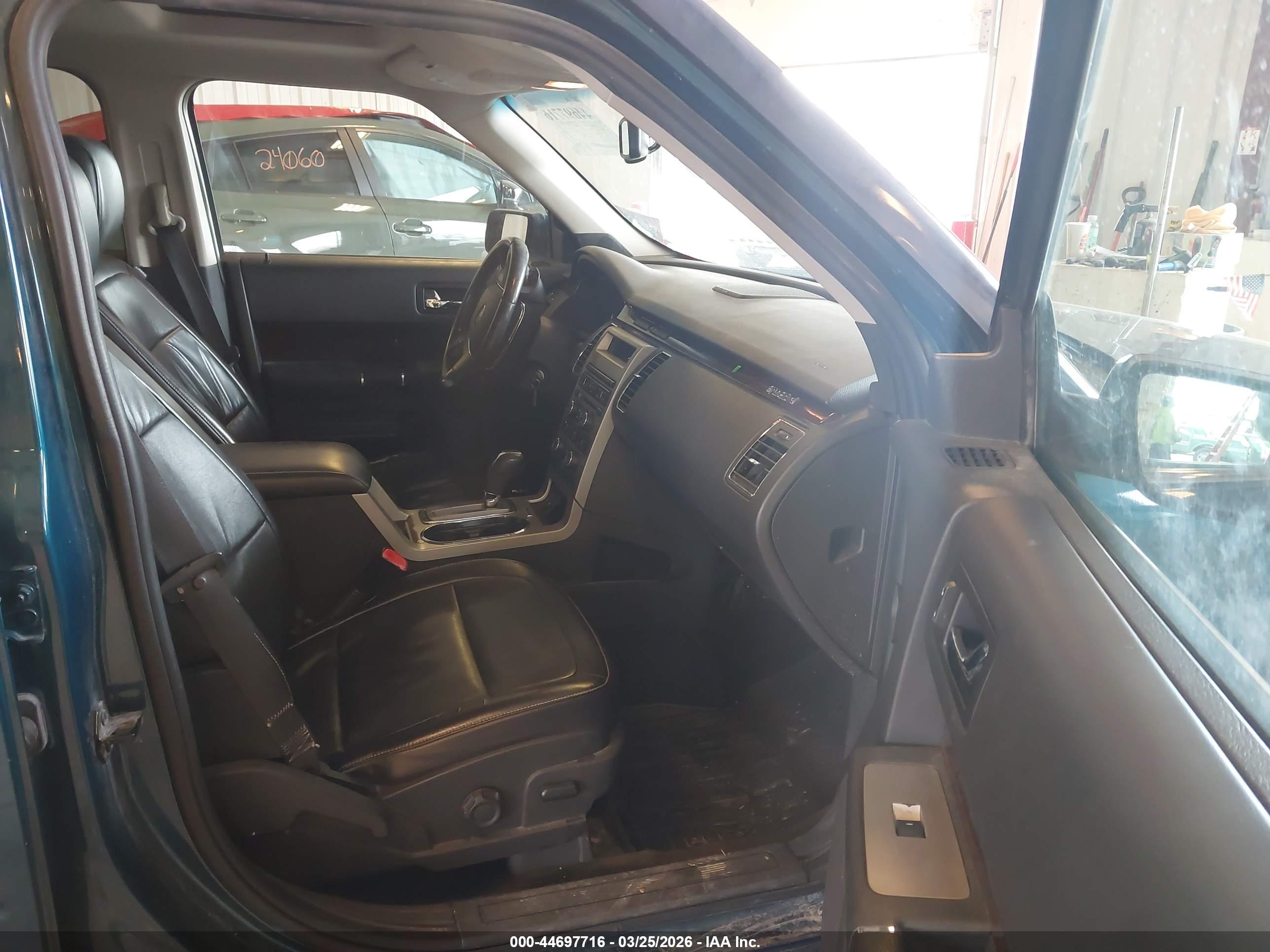 FORD FLEX image 5