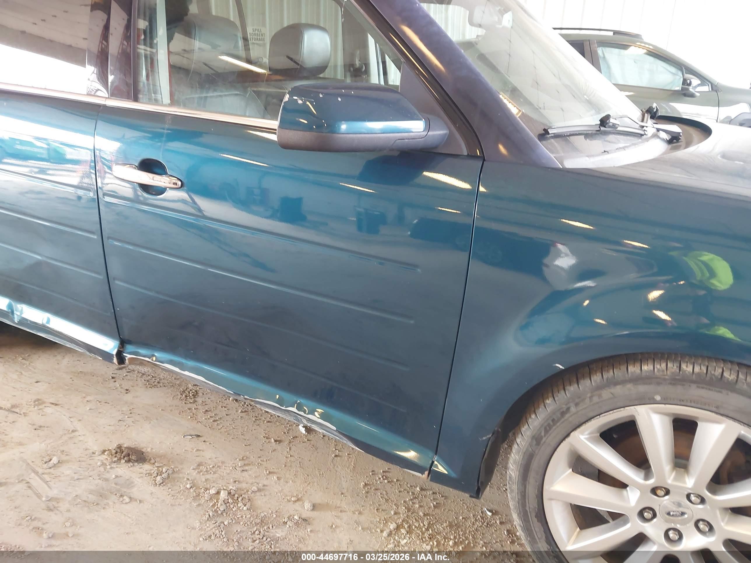FORD FLEX image 6