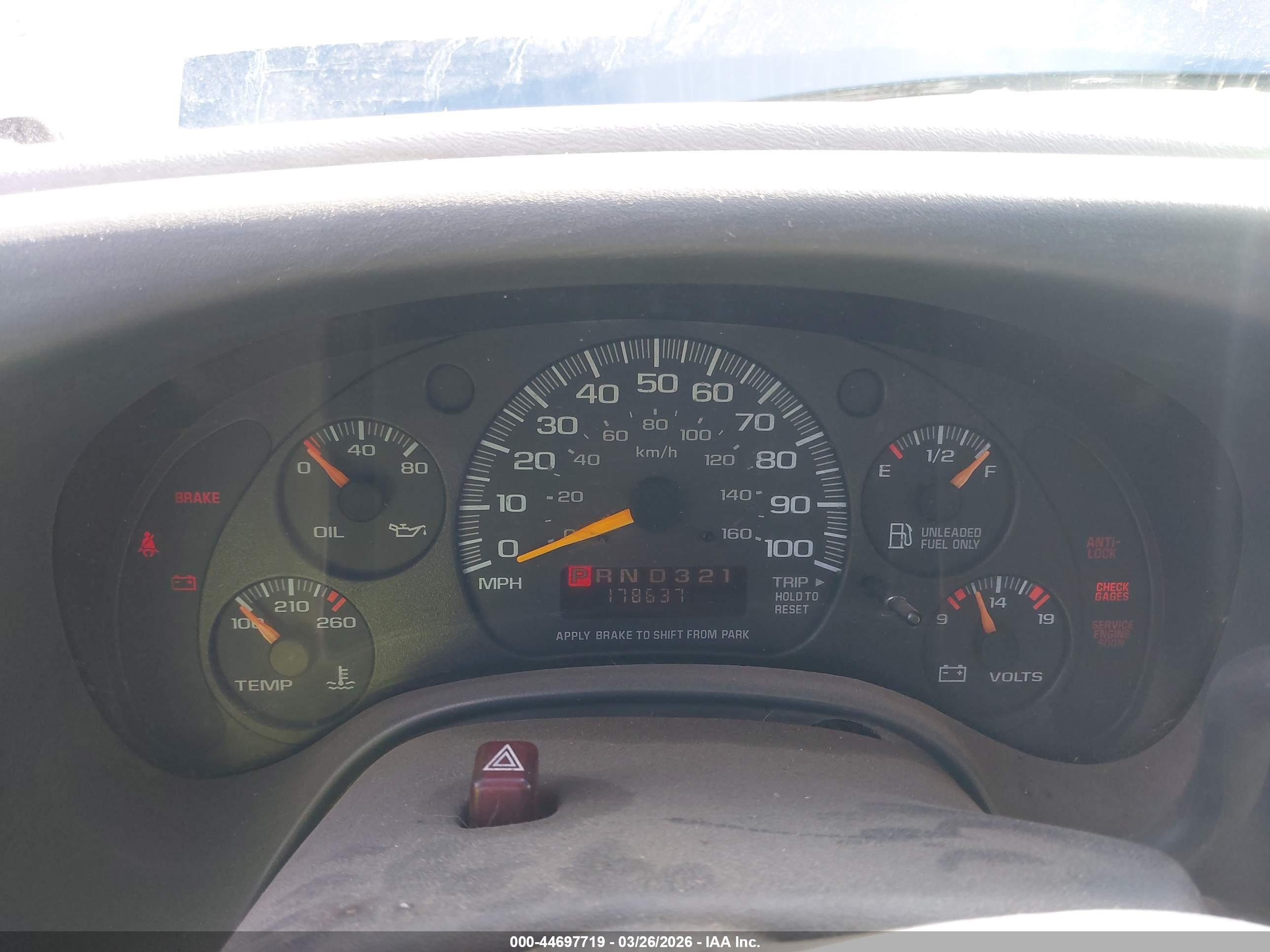 CHEVROLET EXPRESS image 7