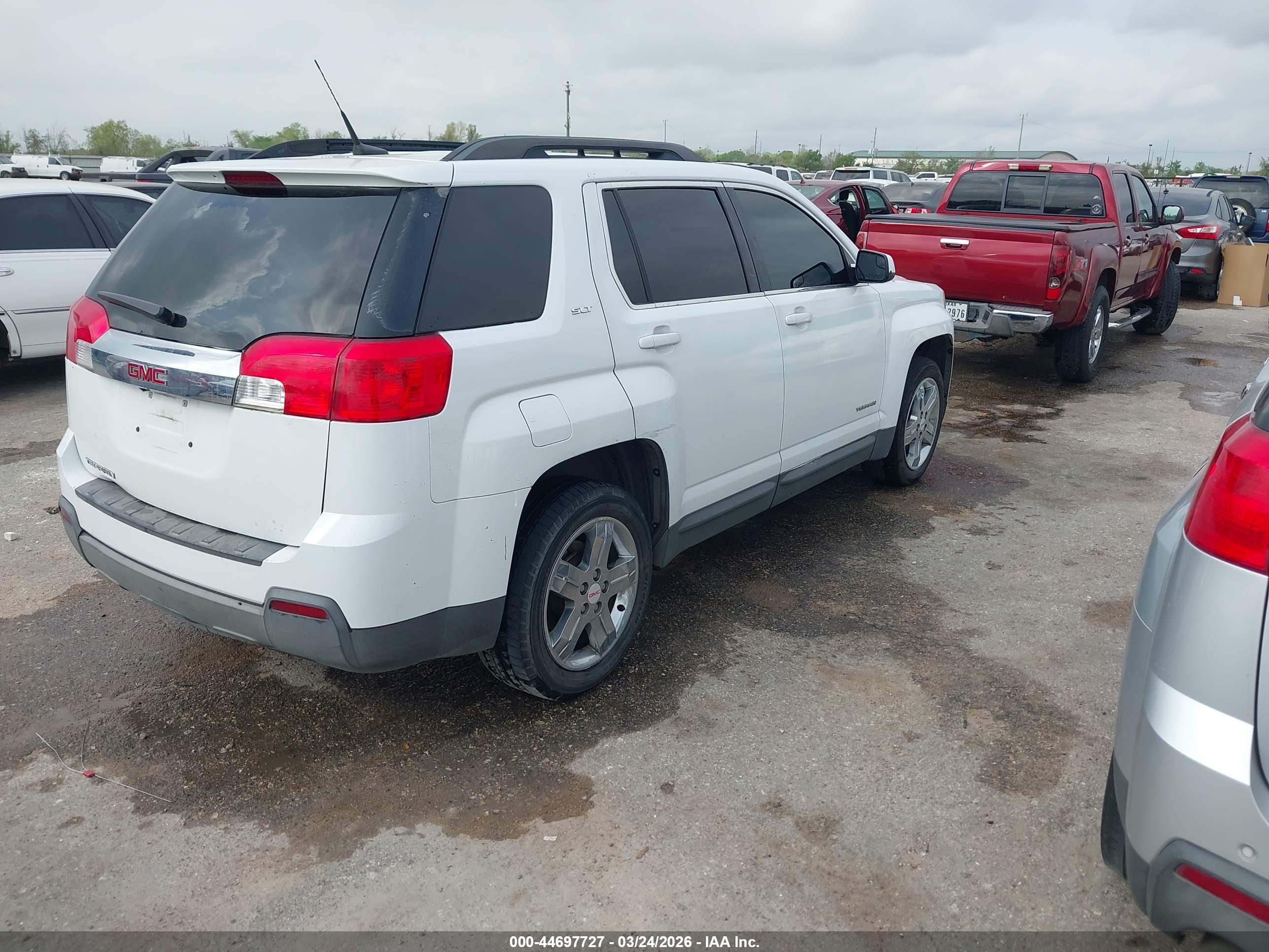 GMC TERRAIN image 4