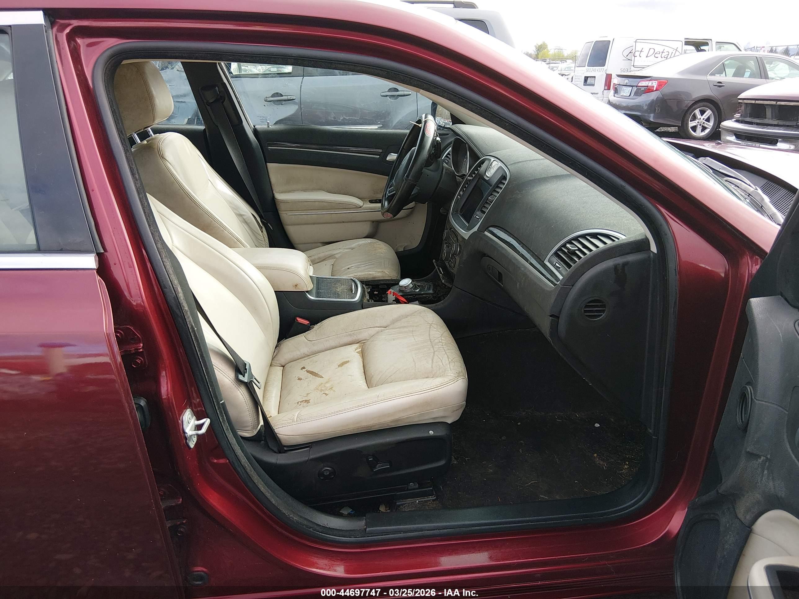 CHRYSLER 300 image 5