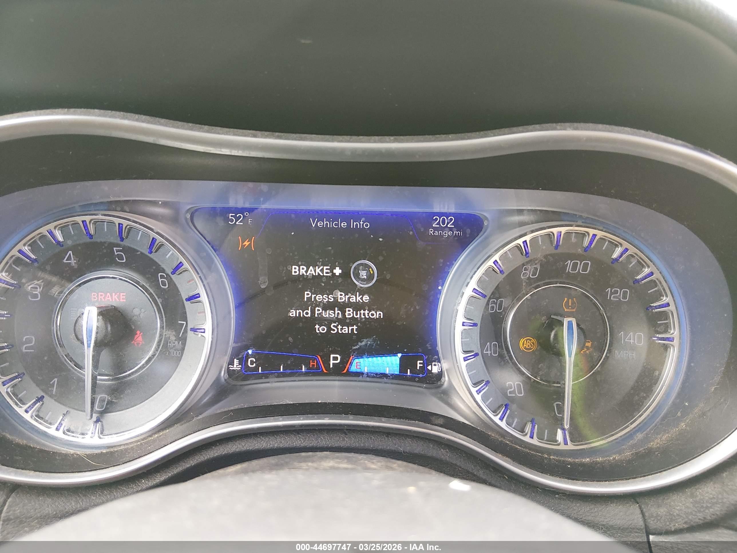 CHRYSLER 300 image 7