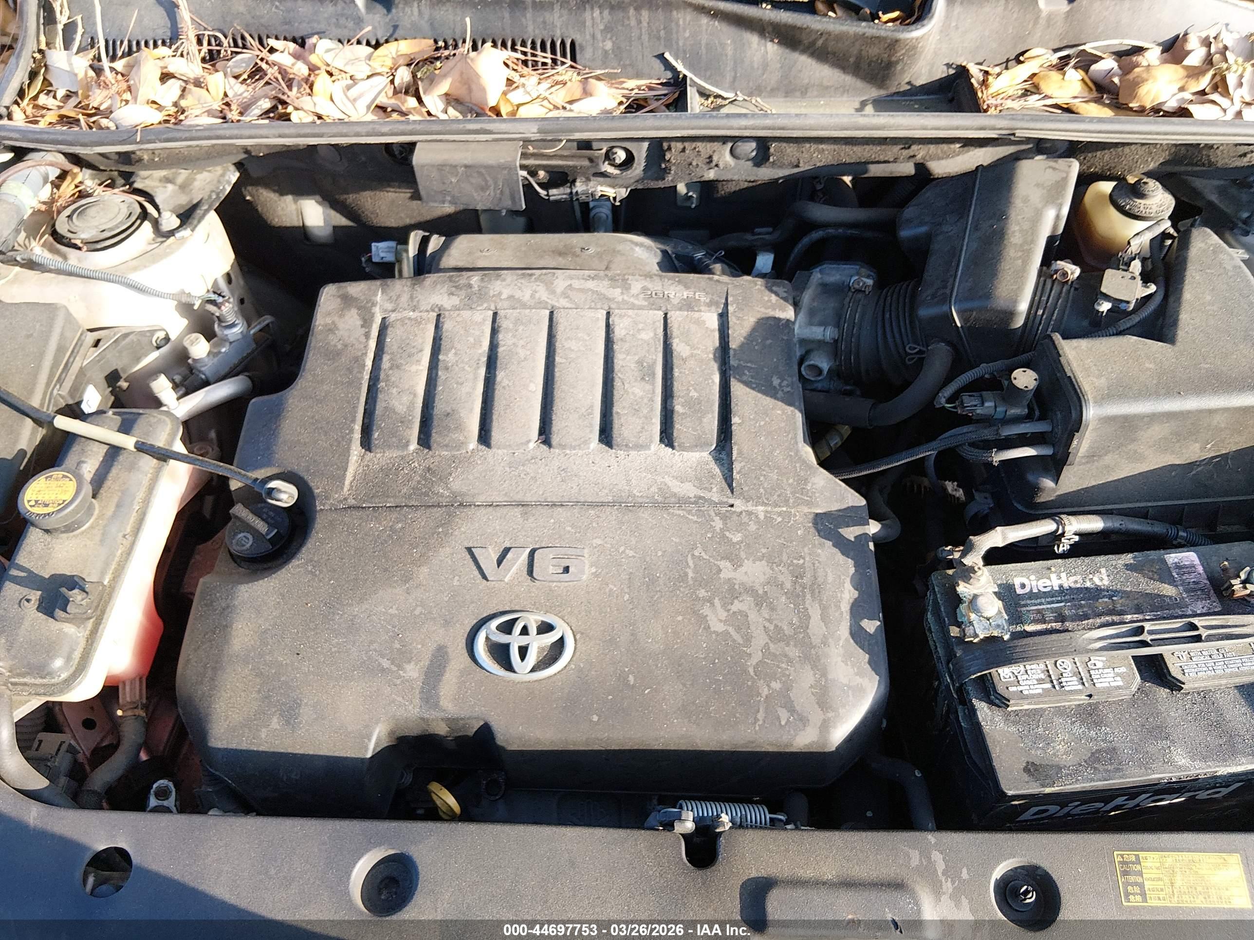 TOYOTA RAV4 image 10