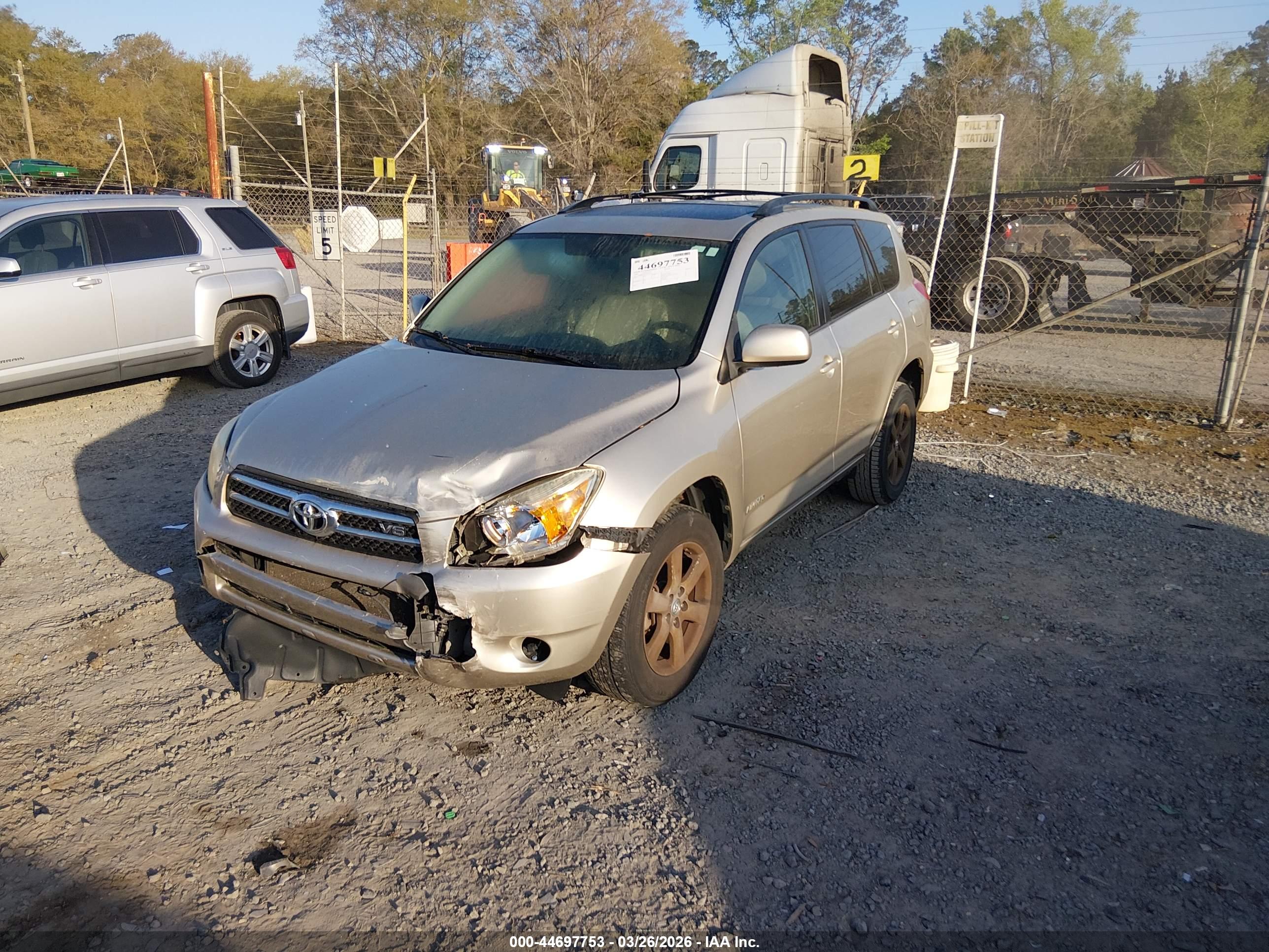 TOYOTA RAV4 image 2