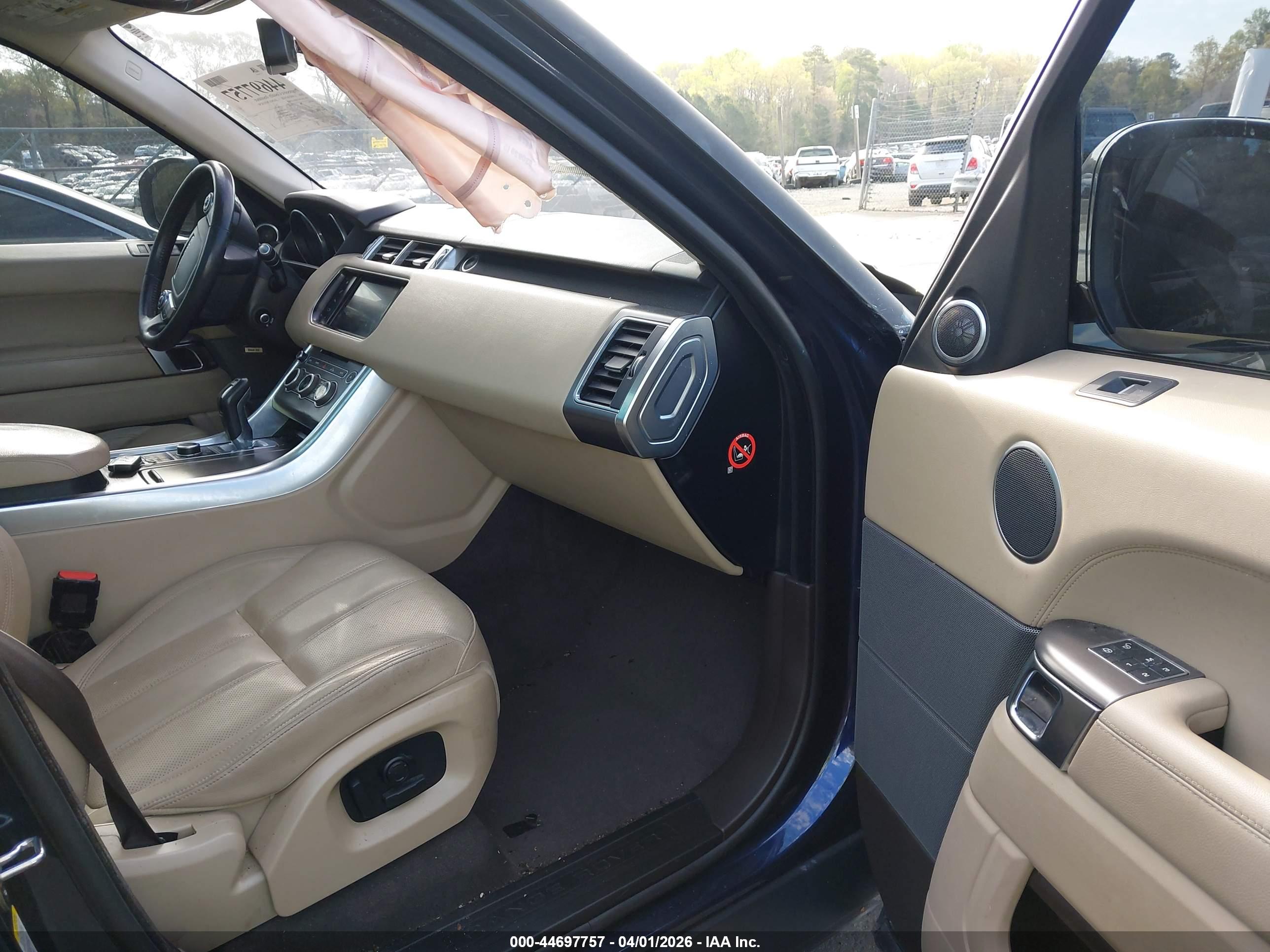 LAND ROVER image 5