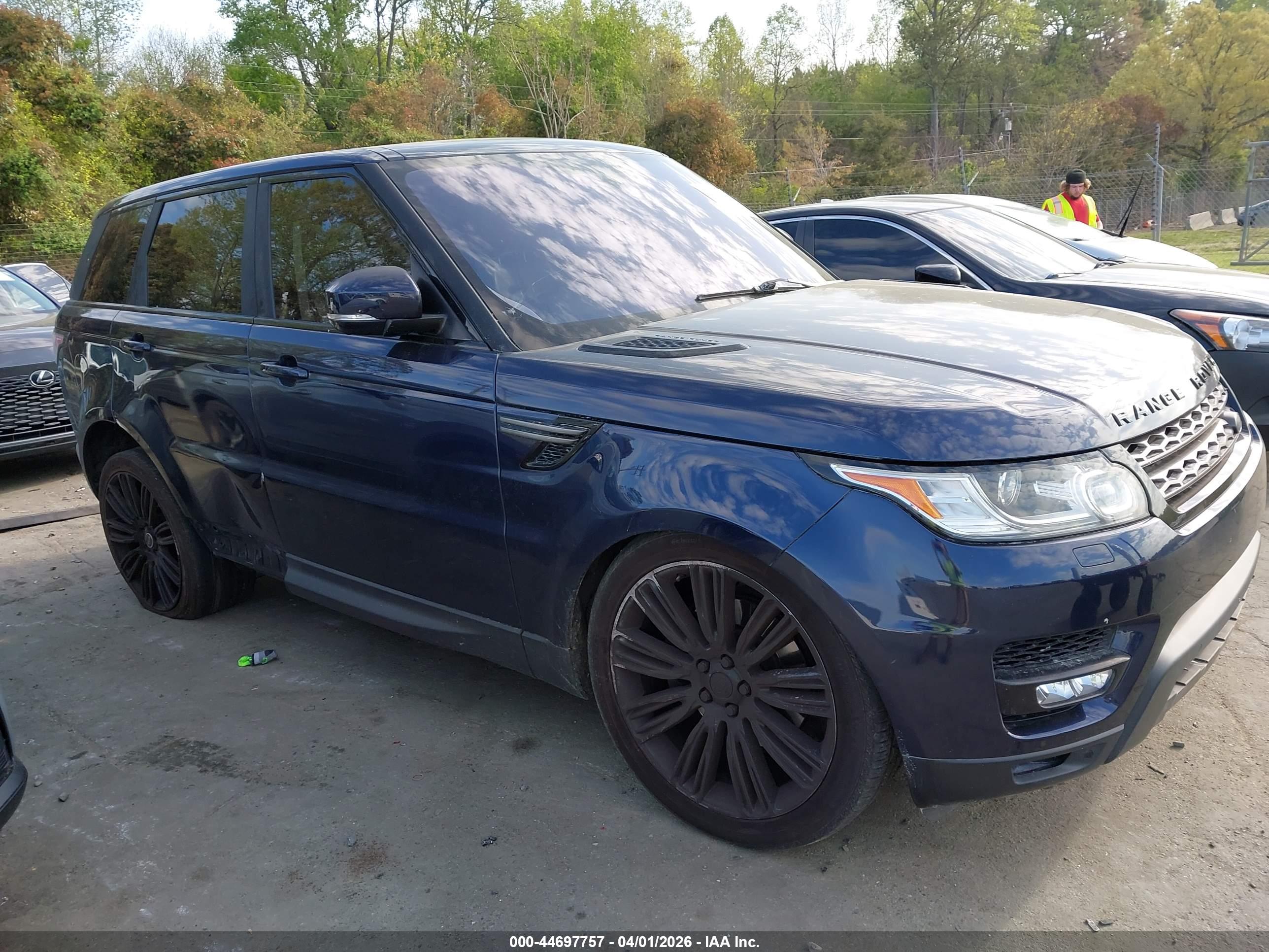 LAND ROVER image 6