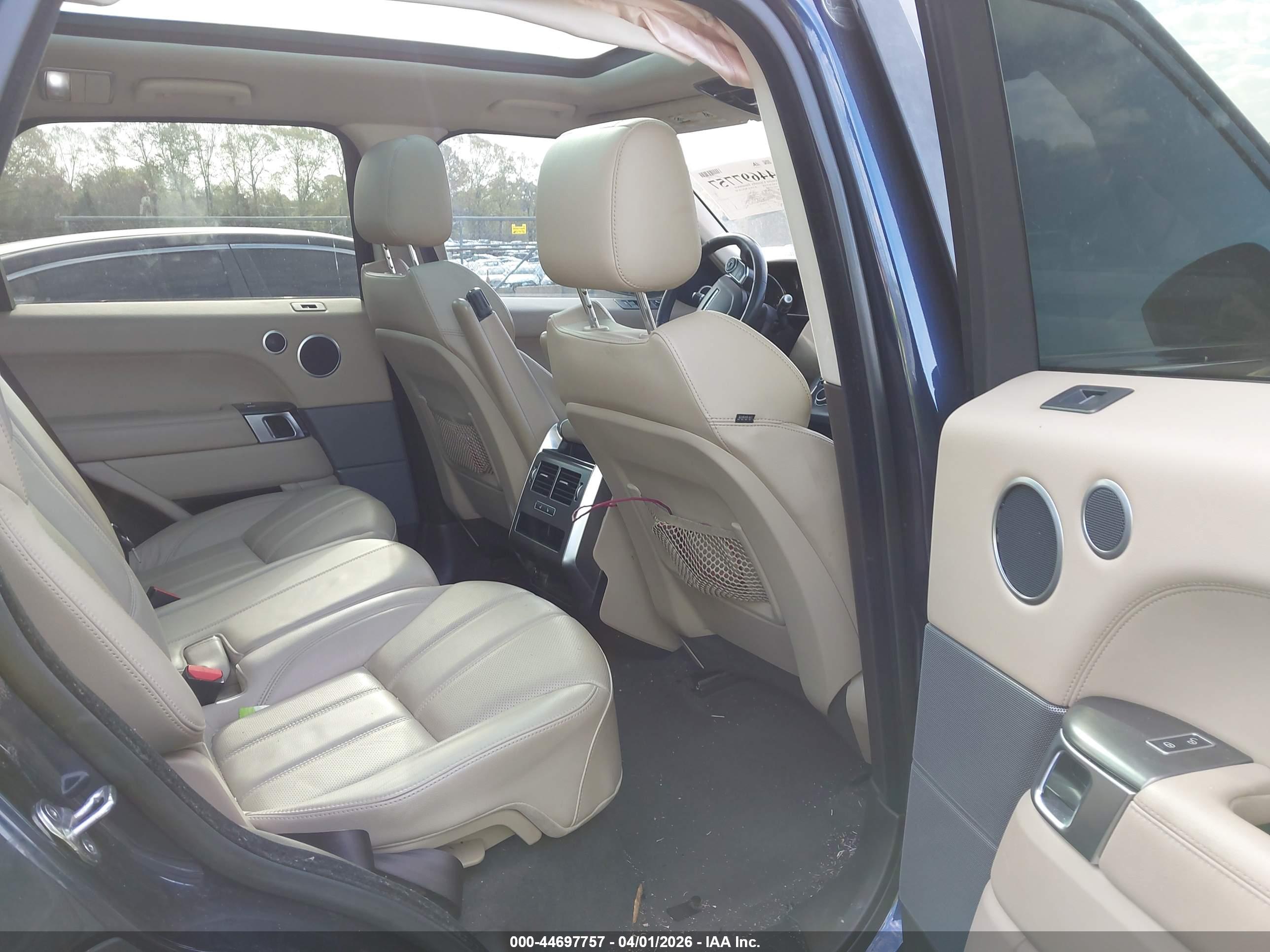 LAND ROVER image 8