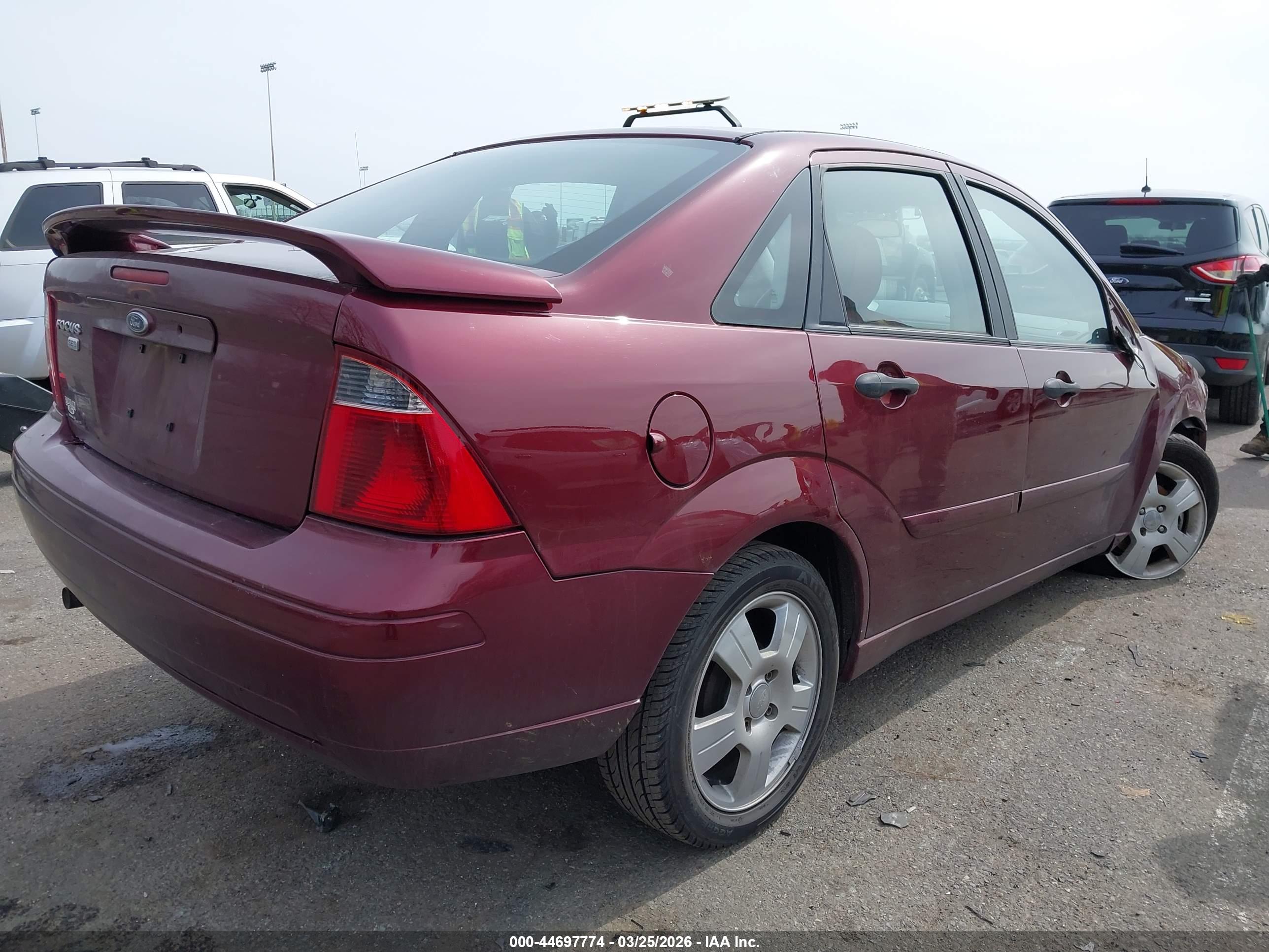 FORD FOCUS image 4