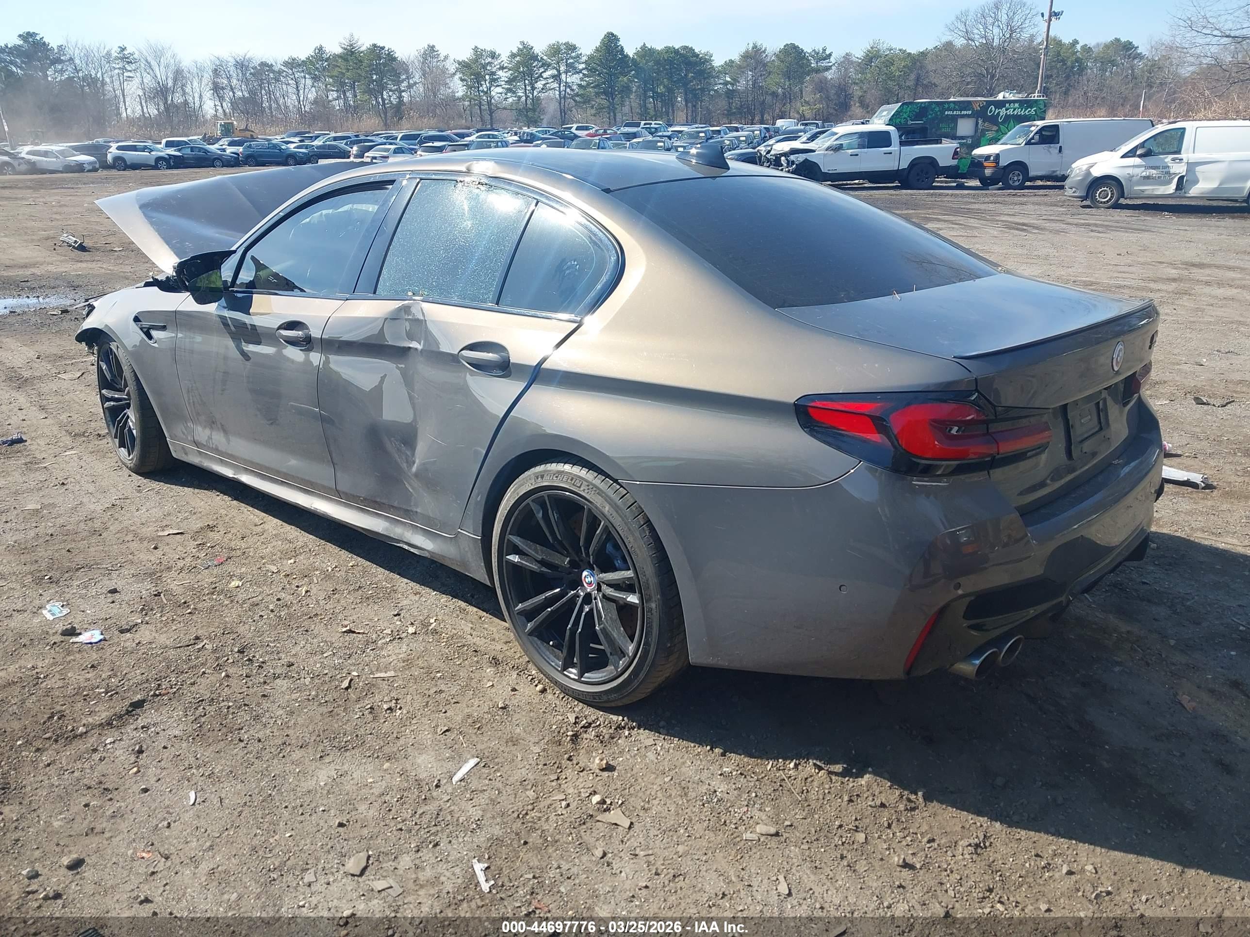 BMW M5 image 3