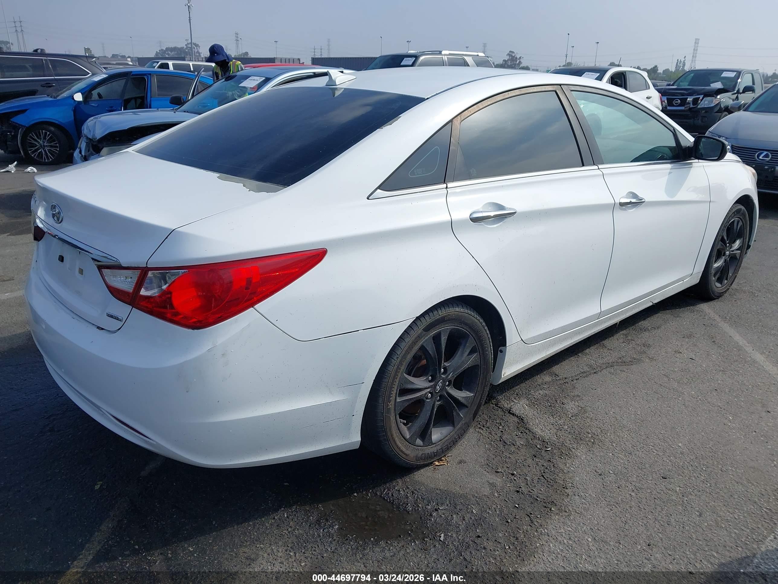 HYUNDAI SONATA image 4