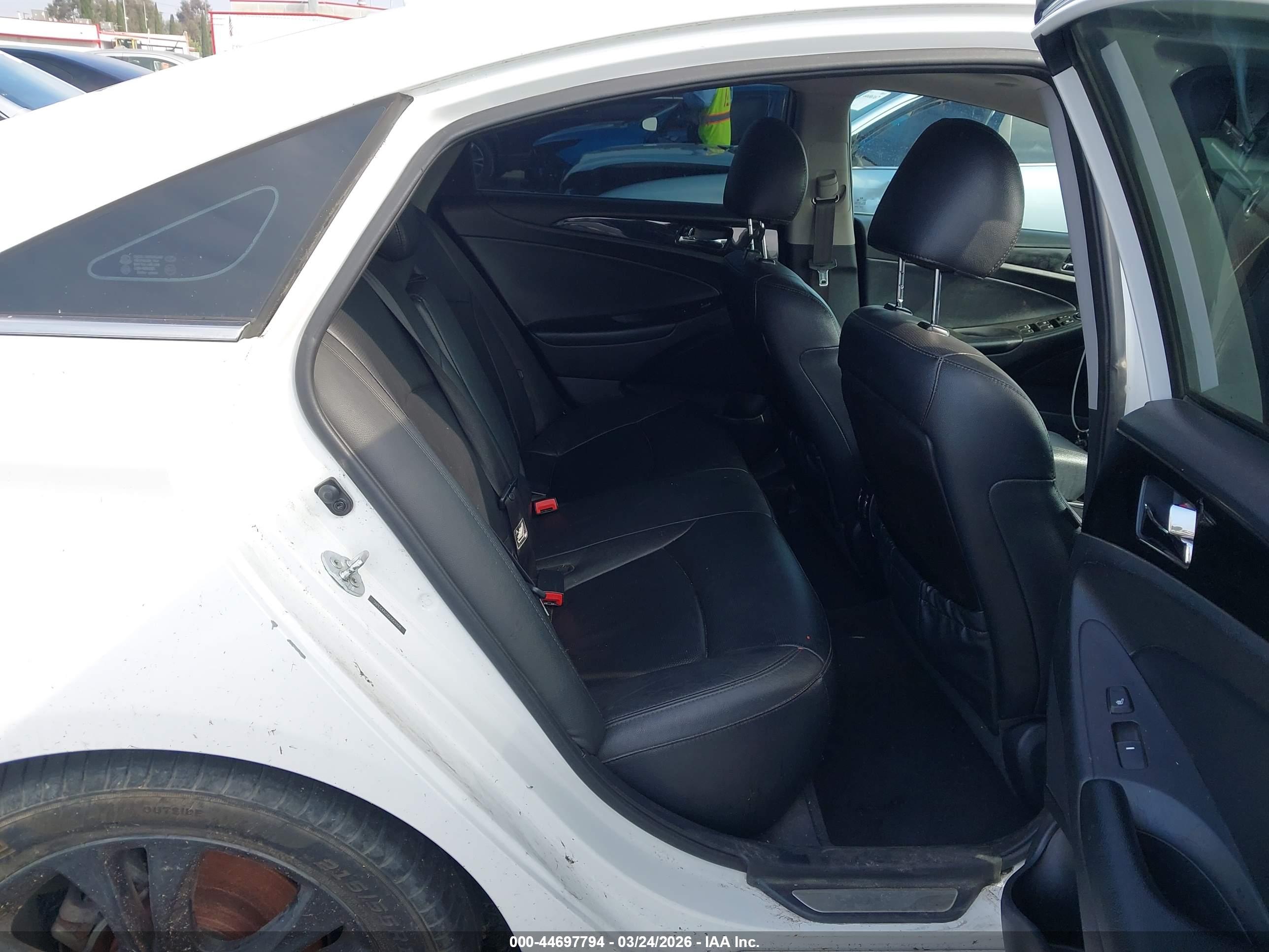 HYUNDAI SONATA image 8