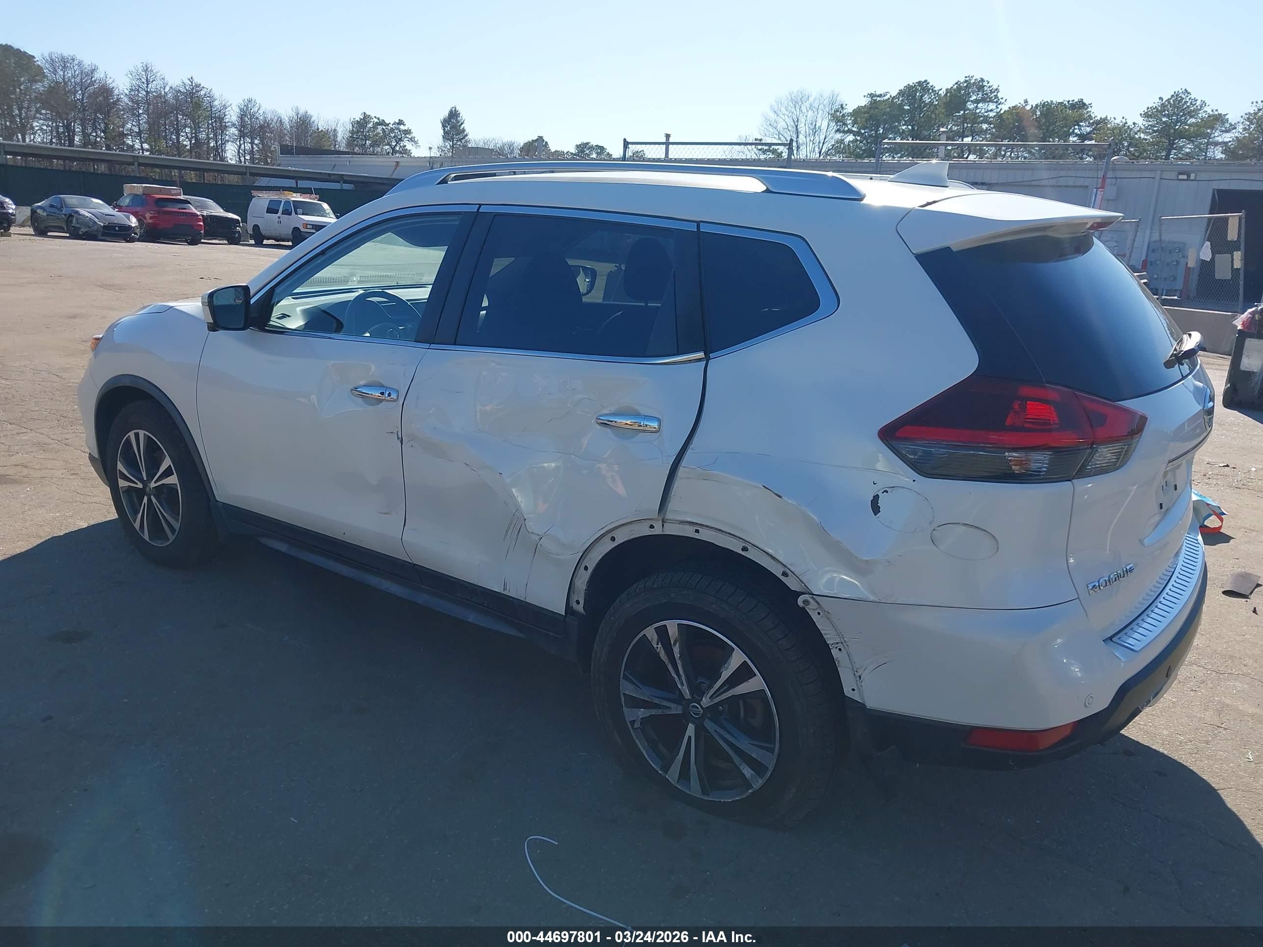 NISSAN ROGUE image 6