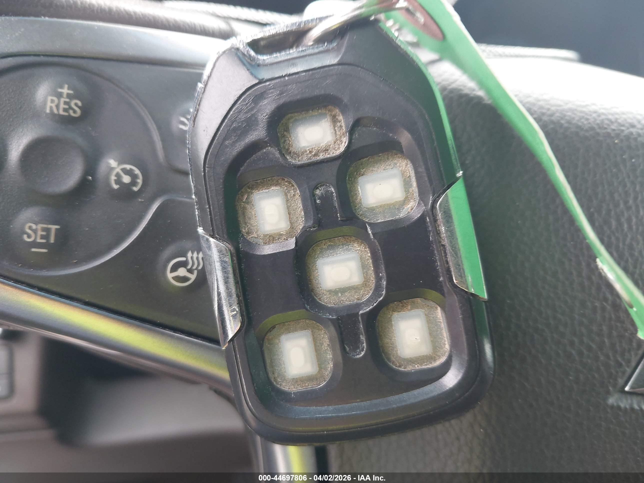 CHEVROLET SUBURBAN image 11