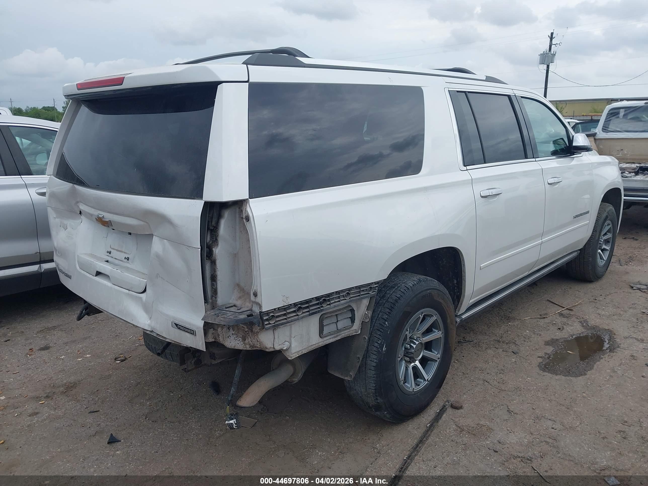 CHEVROLET SUBURBAN image 4