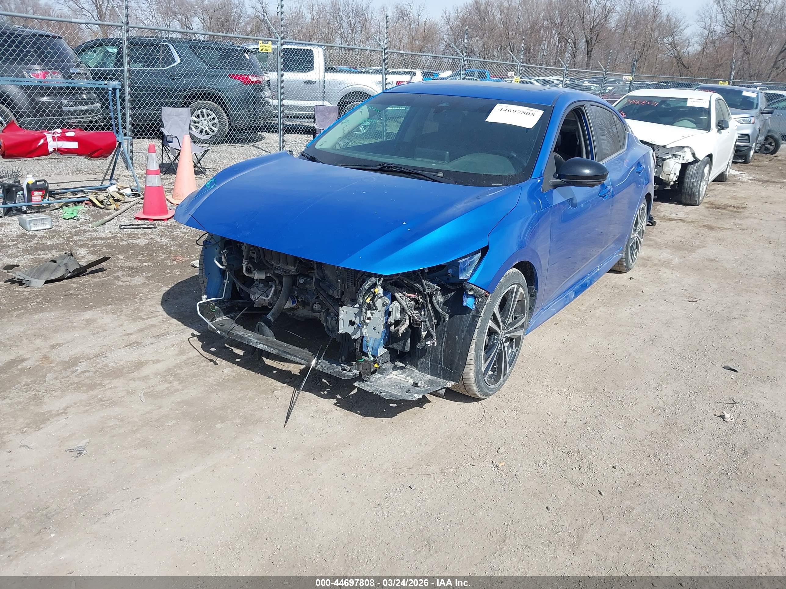 NISSAN SENTRA image 2