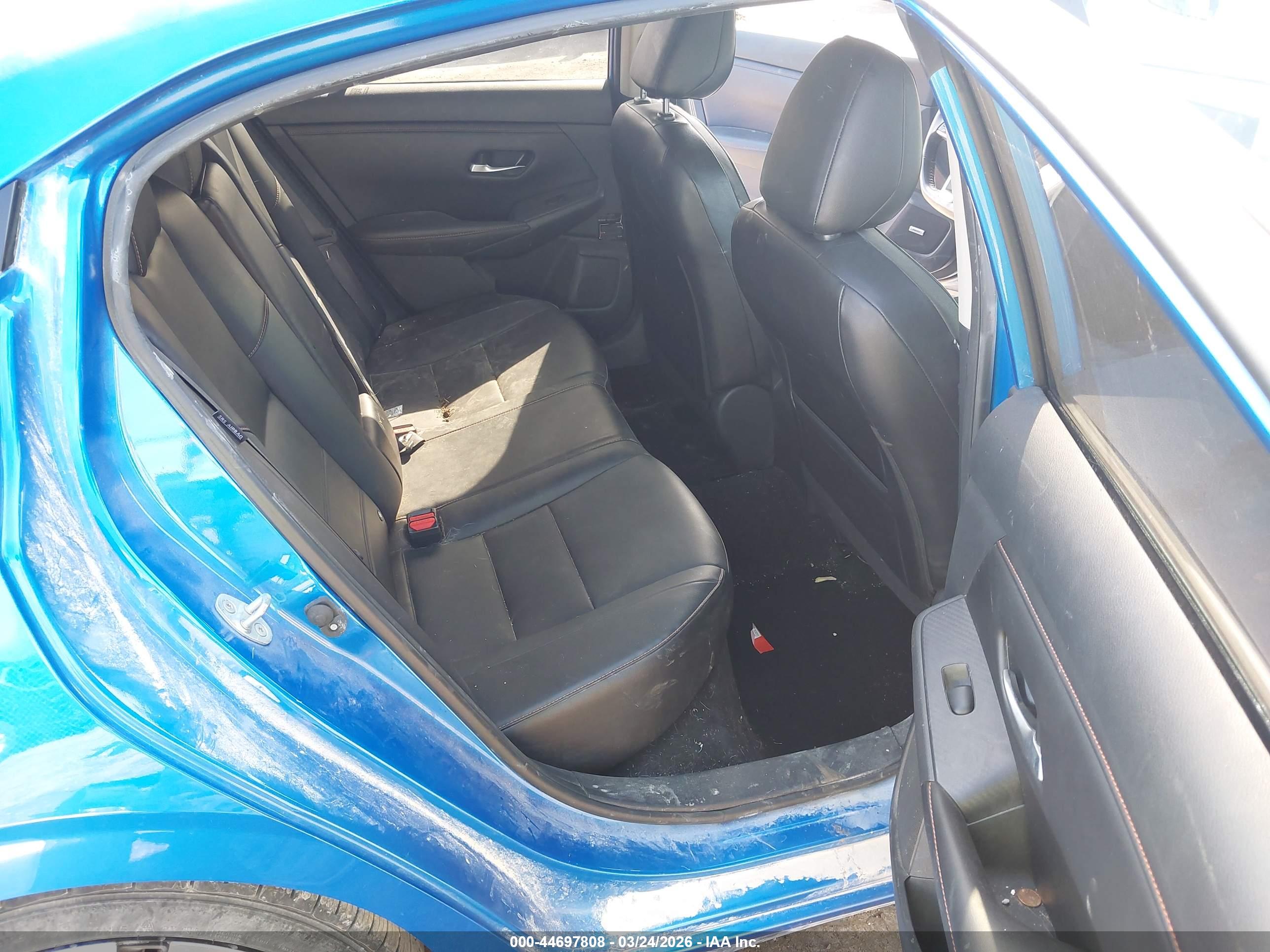 NISSAN SENTRA image 8