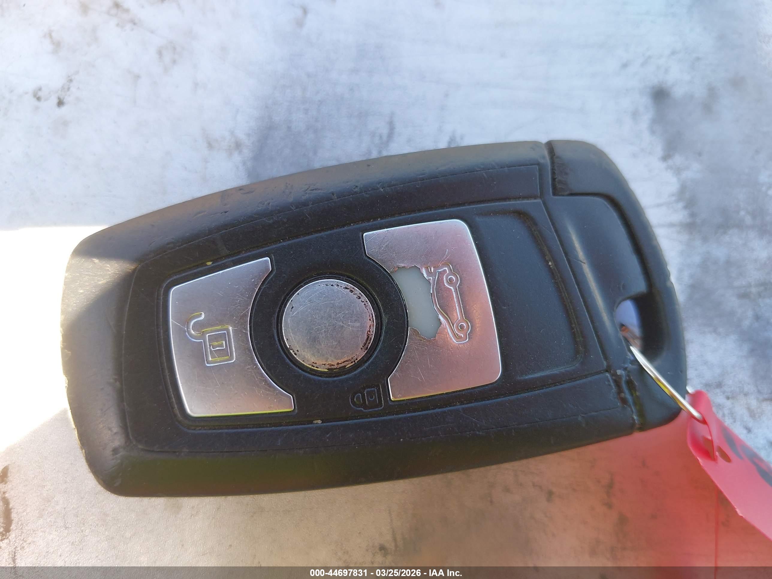 BMW 320I image 11