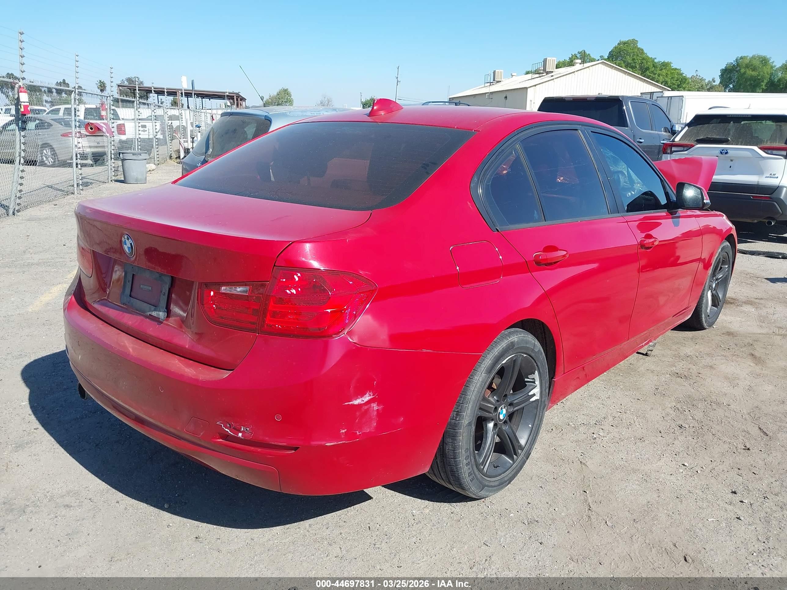 BMW 320I image 4