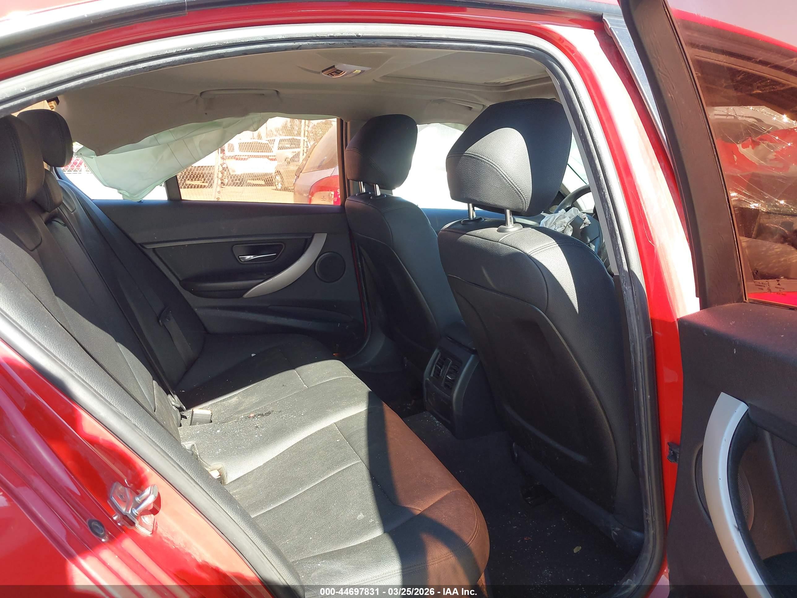 BMW 320I image 8