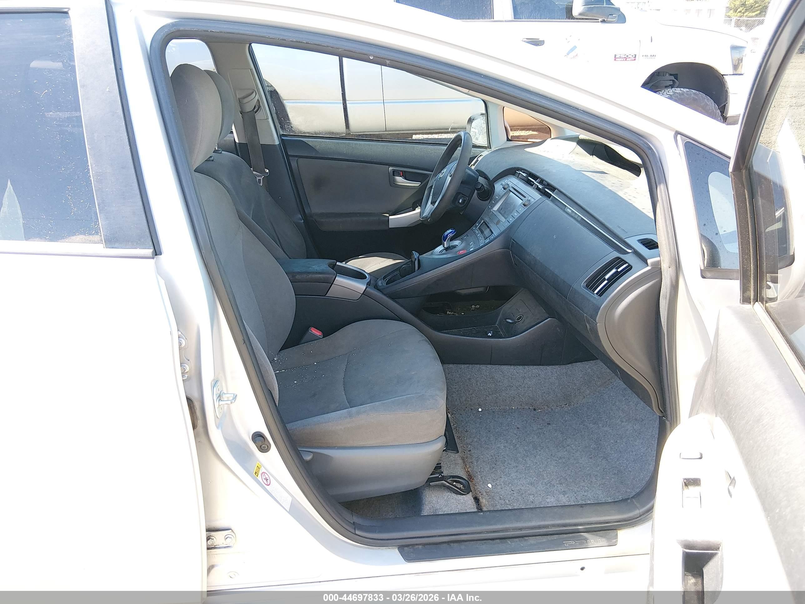 TOYOTA PRIUS image 5