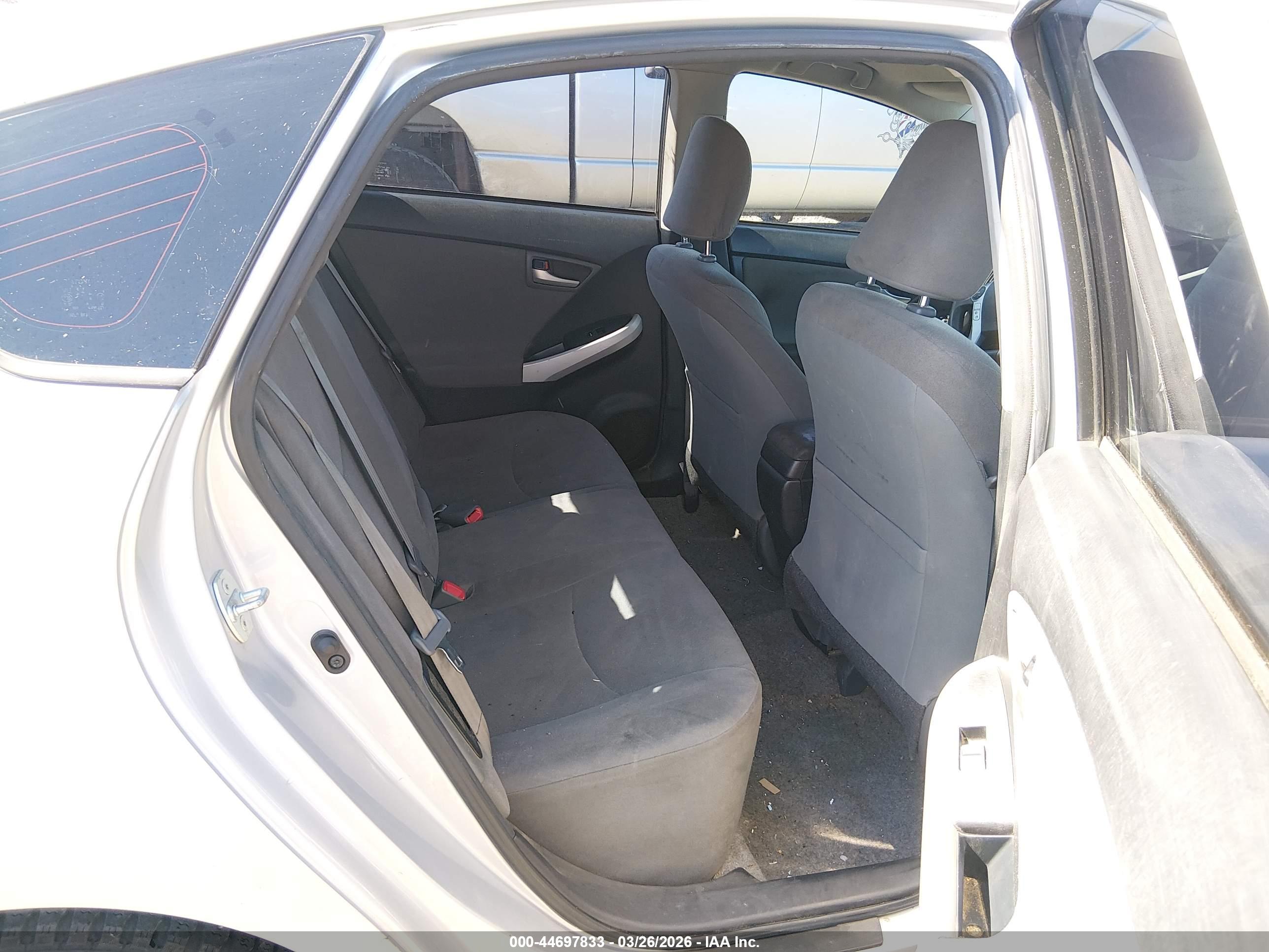 TOYOTA PRIUS image 8