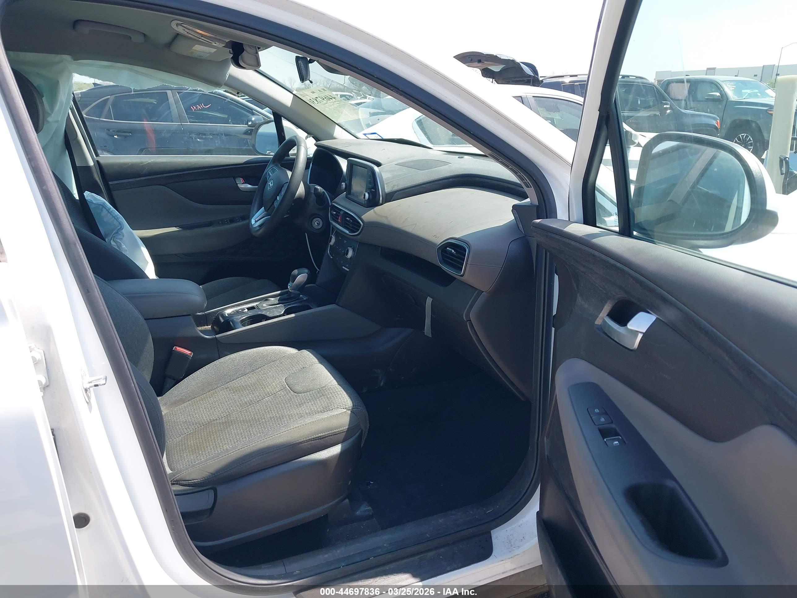 HYUNDAI SANTA image 5